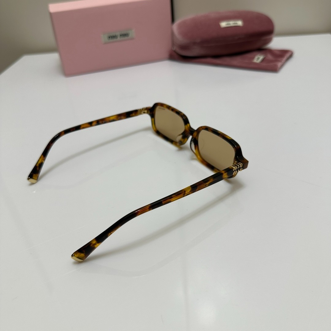 Chic Tortoiseshell Rectangle Sunglasses Slim Frame Brown Tinted Lens Glasses