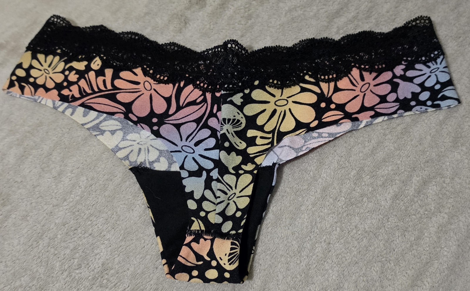 NWT Victoria’s Secret PINK No Show Thong Size:Small