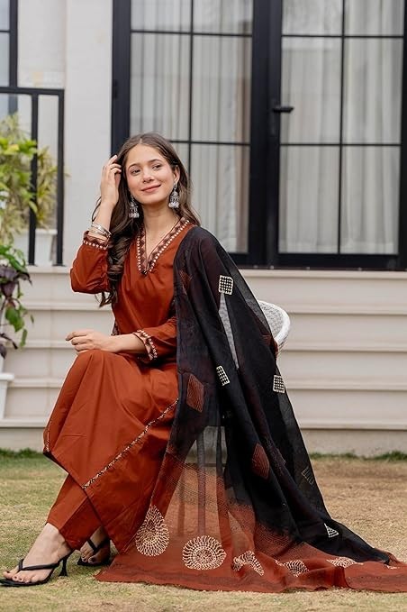 Pakistani Women Floral Printed Pure Cotton Straight Kurta with Palazzos Dupatta