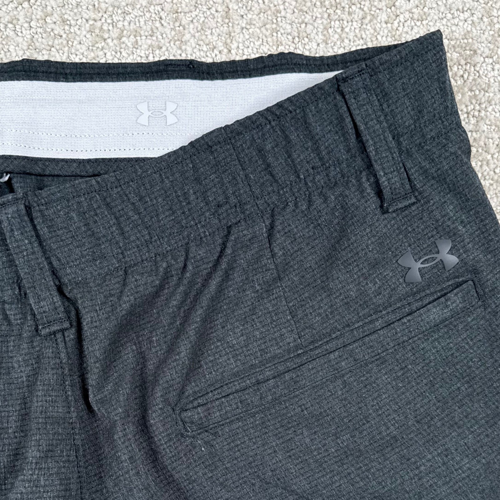 Under Armour Mens 32 Dark Gray 9″ Match Play Drive Performance Golf Shorts