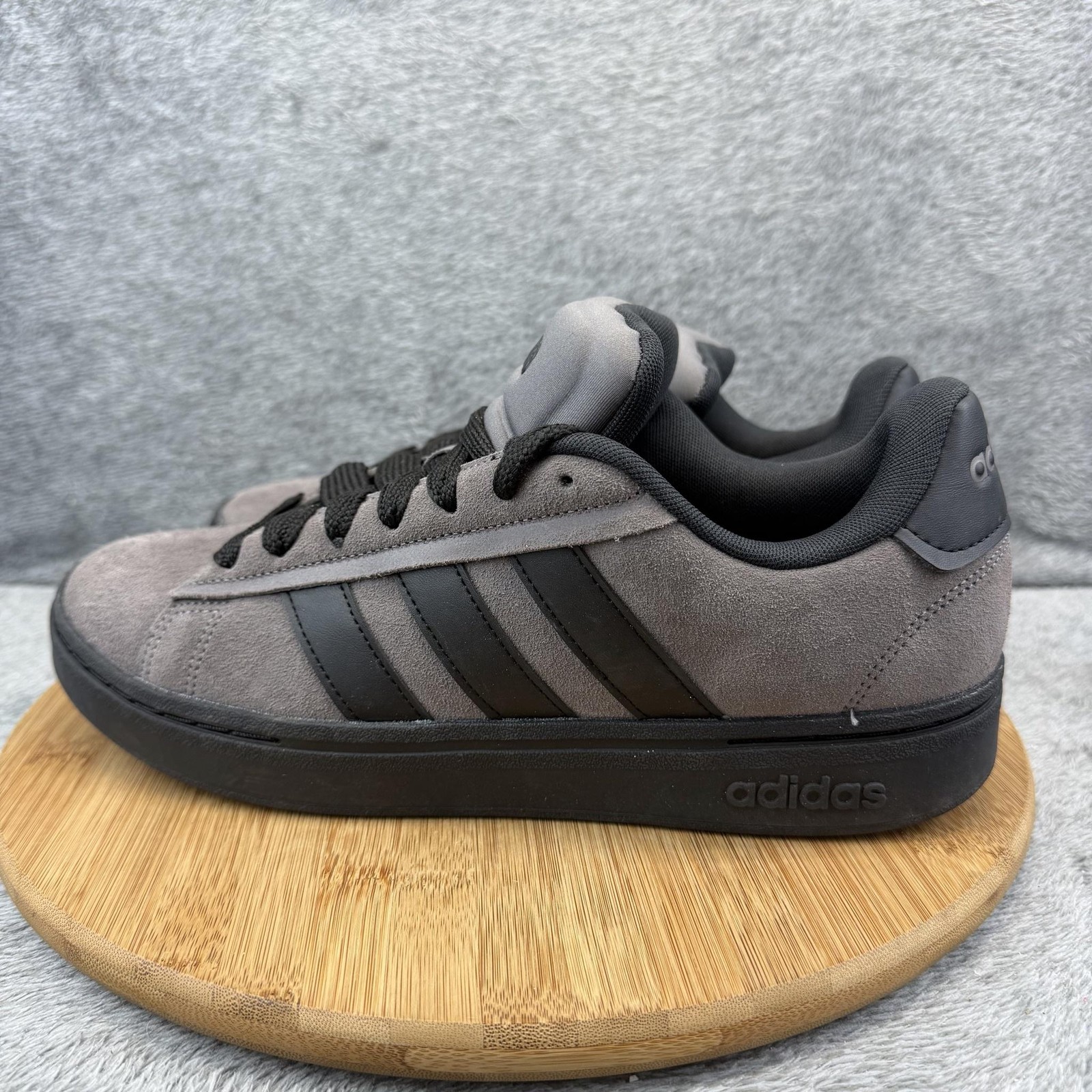 Adidas Cloudfoam Shoes Mens Size 10.5 Gray Suede Low Top Walking Sneakers