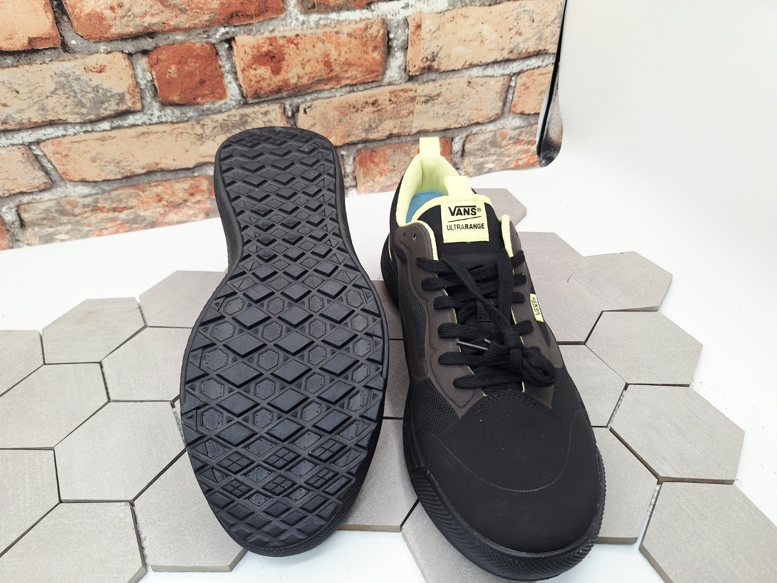 Men’s Sz 12 VANS MTE ULTRARANGE EXO Black Brown Yellow Neon Green FALL COLOR