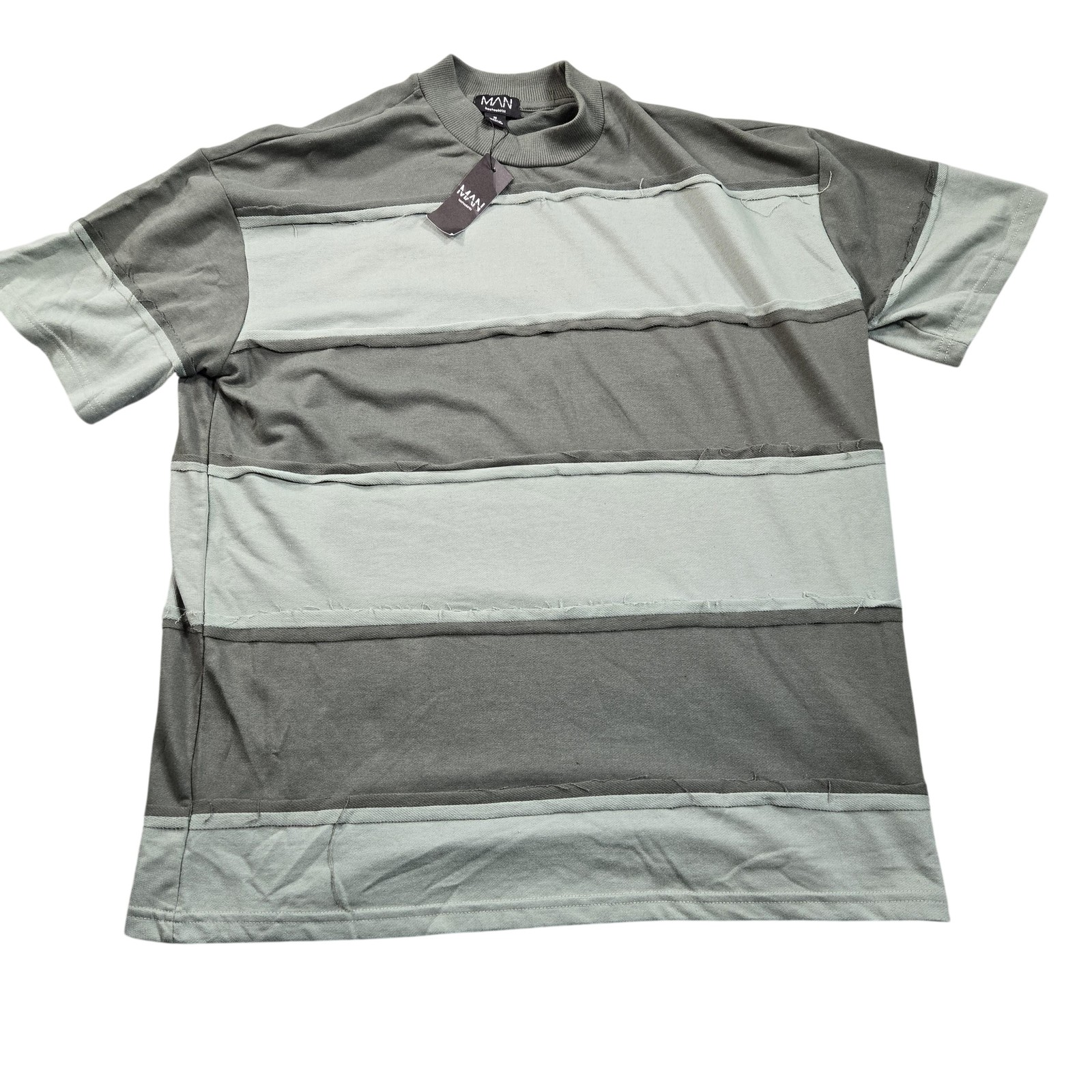 BoohooMAN Shirt Mens Medium Green Striped Raw Seam Short Sleeve Tee Relaxed Fit