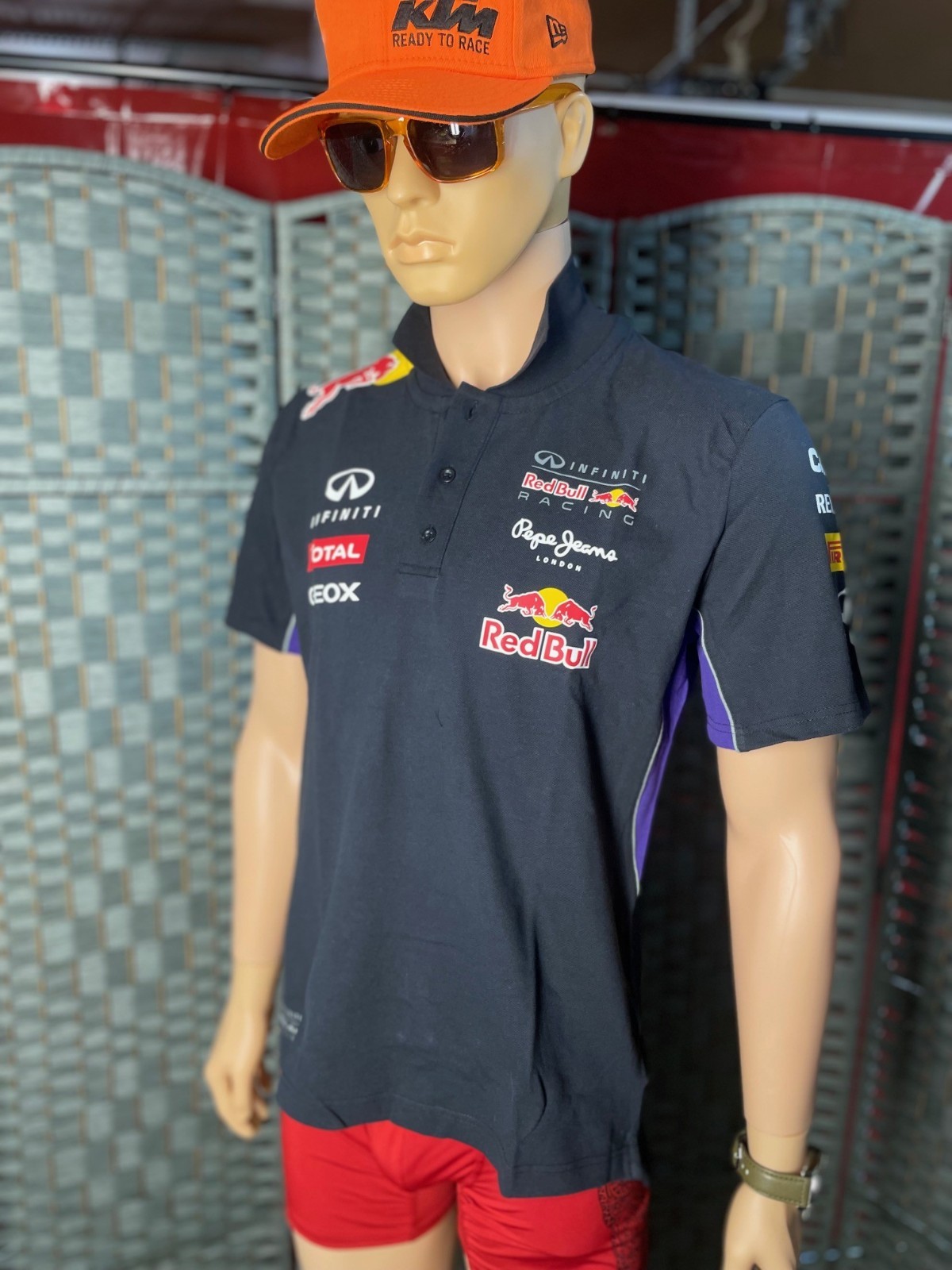 NEW Red Bull Racing F1 Formula 1 Men’s Polo Shirt 2012 Genuine VINTAGE- XL