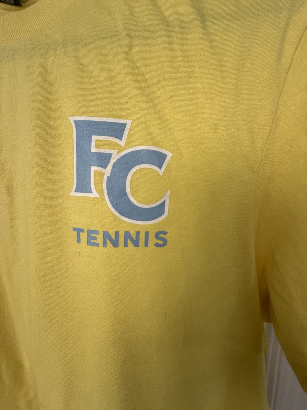 Very Important Tee Men’s M Yellow Crew Neck Short Sleeve Peanuts Snoopy Tee