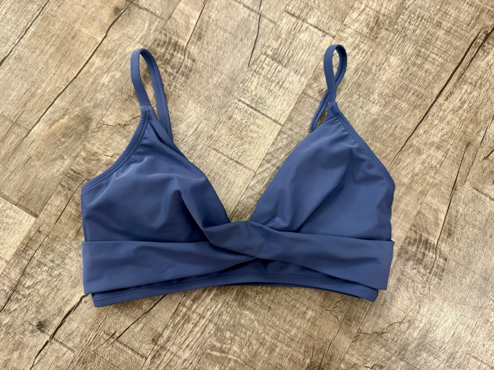 Cupshe Blue Twist Front Bikini Top Womens Small NWOT Plunging V Neck