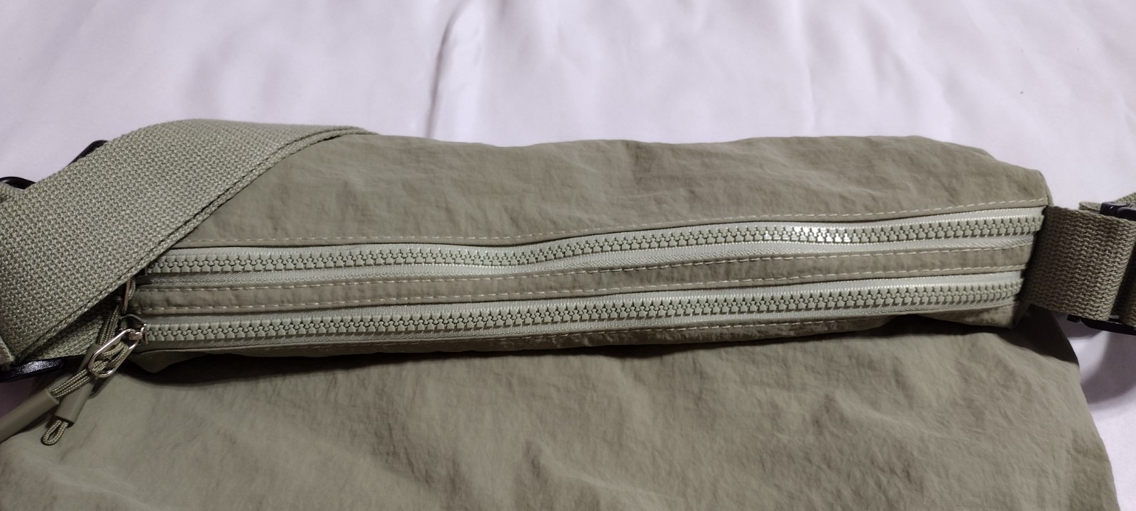 Nylon Polyester Olive Green Lightweight Crossbody Travel Bag Adj Strap NWOT