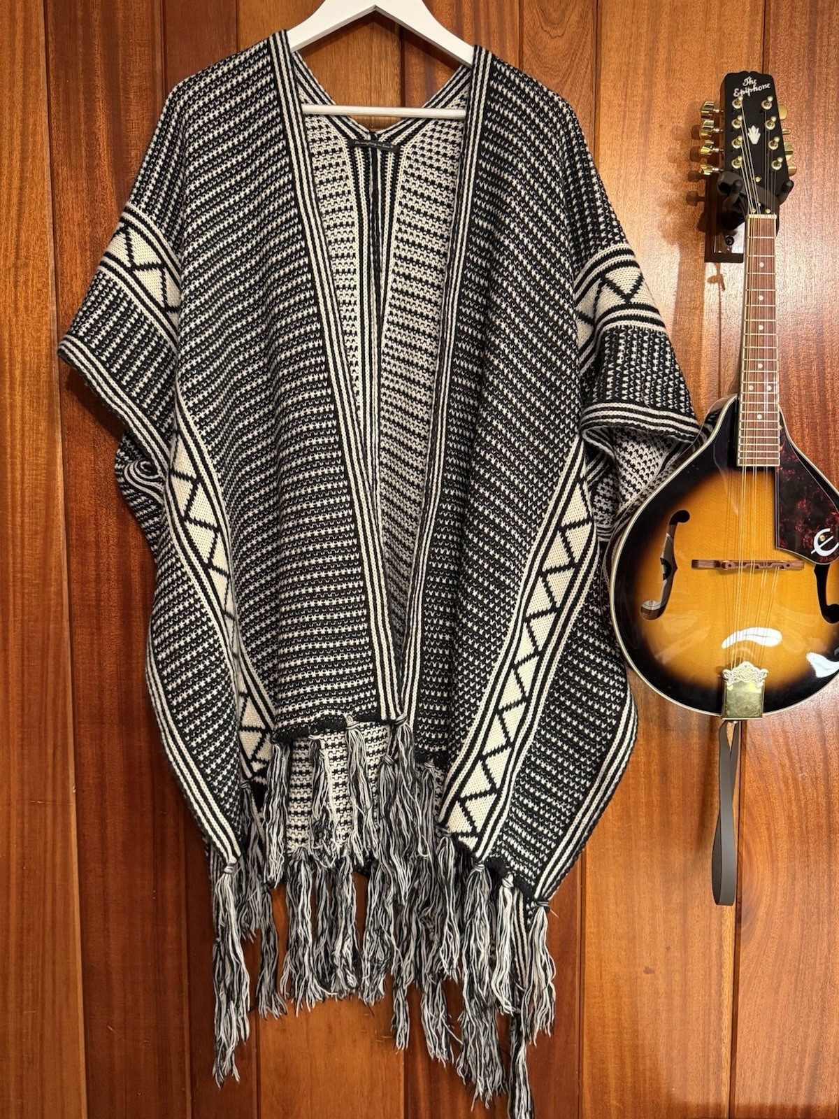 ANTHROPOLOGIE Do Everything In Love Poncho ONE SIZE Black/Cream Acrylic Knit