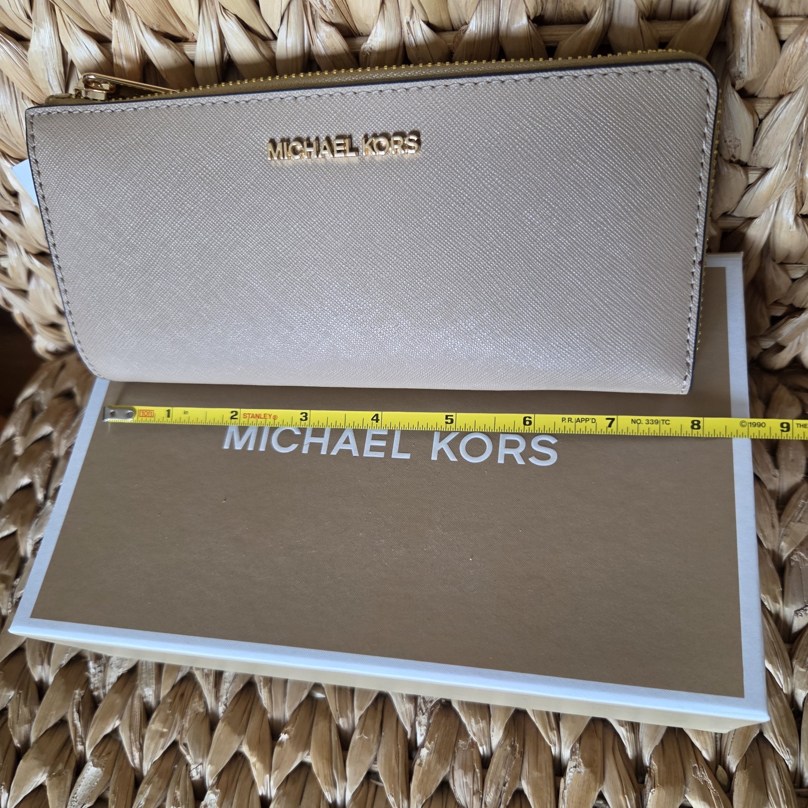 NEW MICHAEL KORS JET SET ZIP WALLET in CAMEL