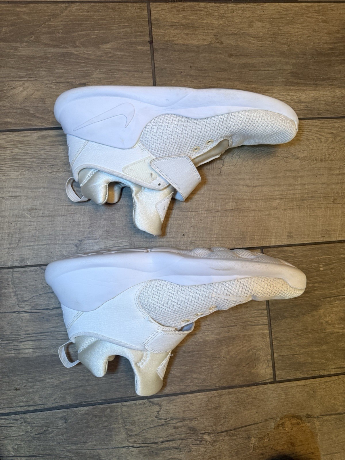 Nike White Mid Top Hook & Loop Basketball Sneakers Textile Upper Rubber Sole, 13