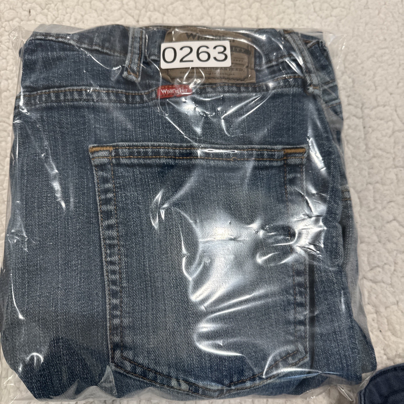 Wrangler Jeans Men’s 38×30 Blue Relaxed Fit Premium Quality Cotton workwear