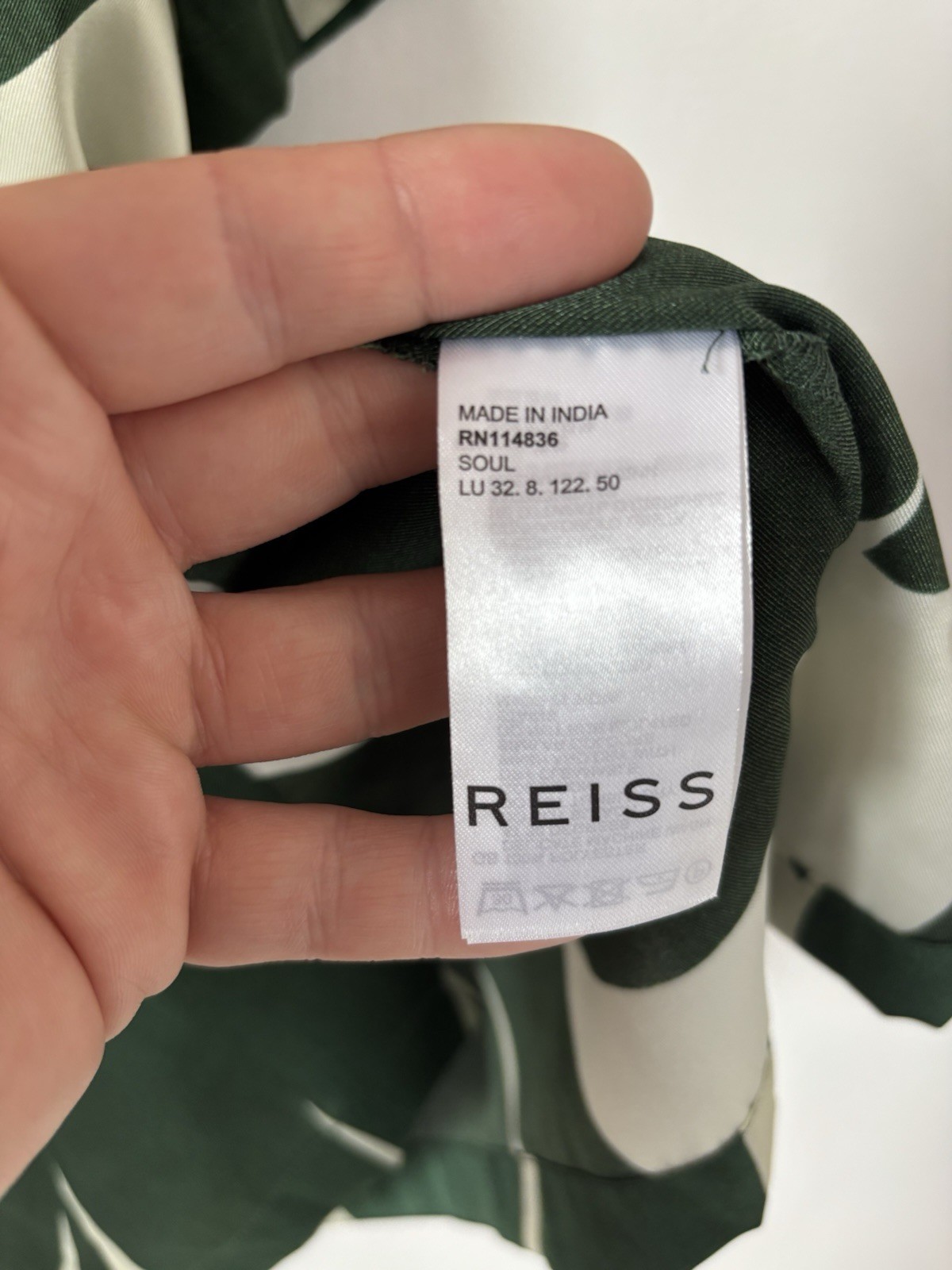 REISS Cuban Collar Shirt Large Green Monstera Leaf Tropical Print Silk Feel Soul