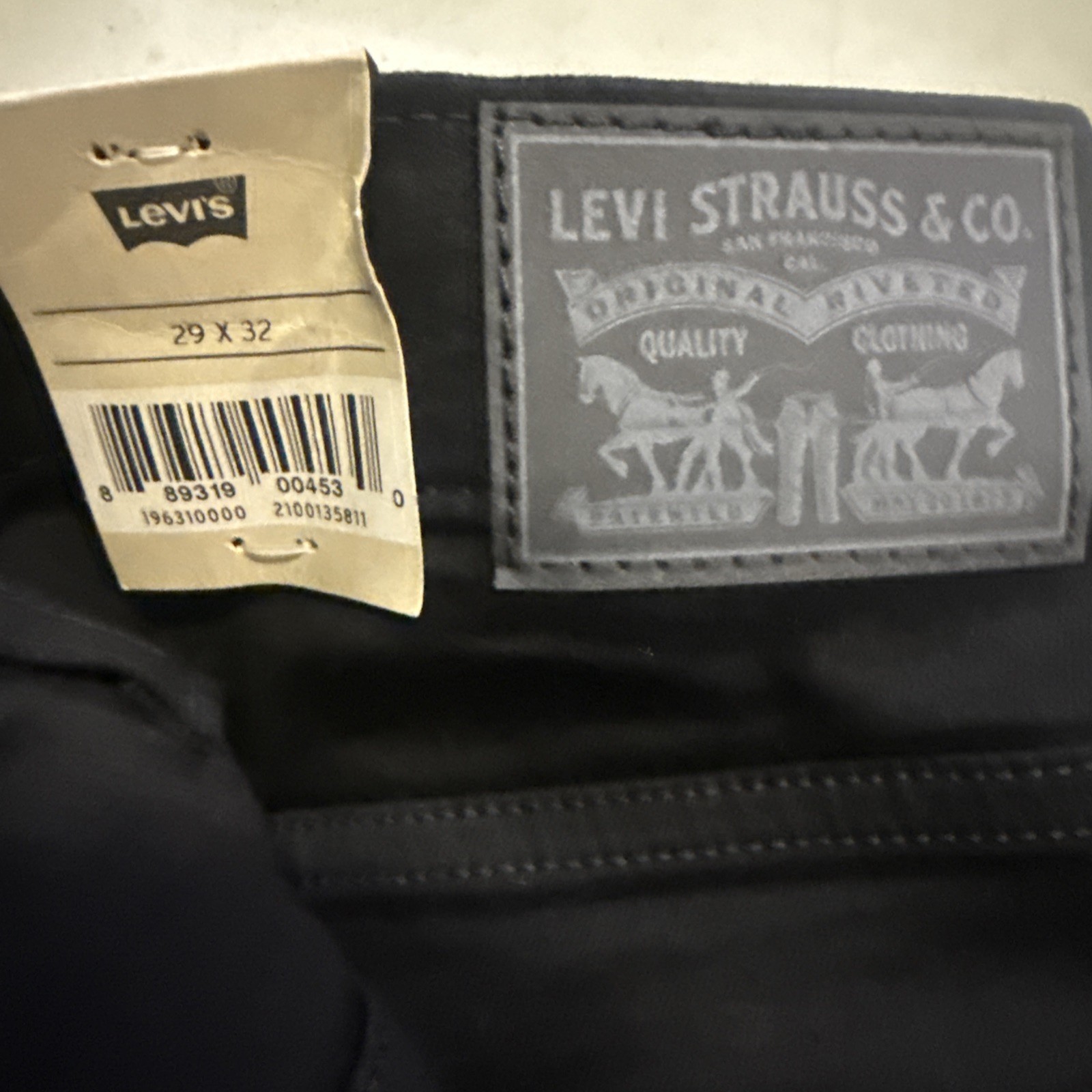Levi’s Women’s 314 Shaping Straight Mid-Rise Stretch Denim 29×32
