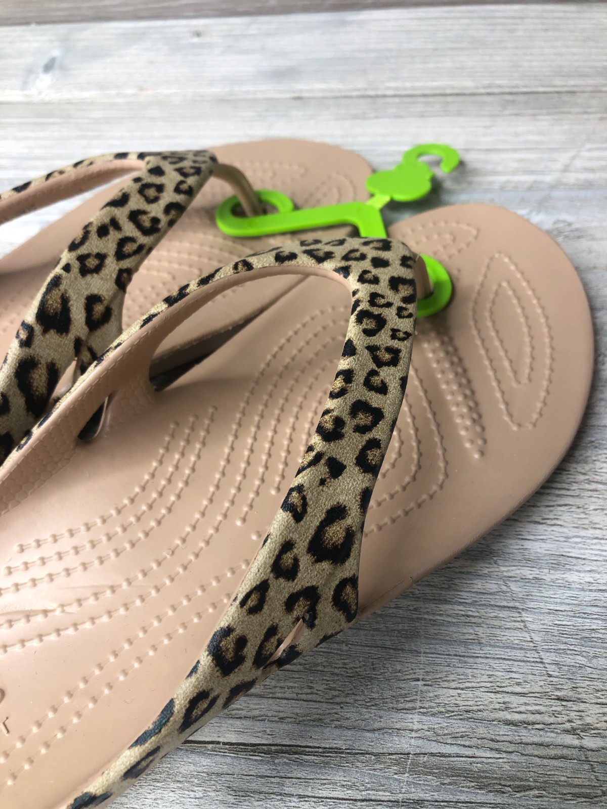 Crocs Kadee II Leopard Flip Flops Tan Women Size 8 Animal Print 206398-98R NEW