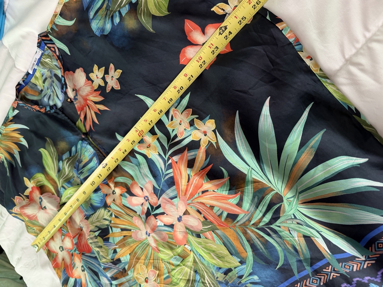 Johnny Was Boho Tunic Size Small But Fits Medium 100% Silk Tropical Flowy