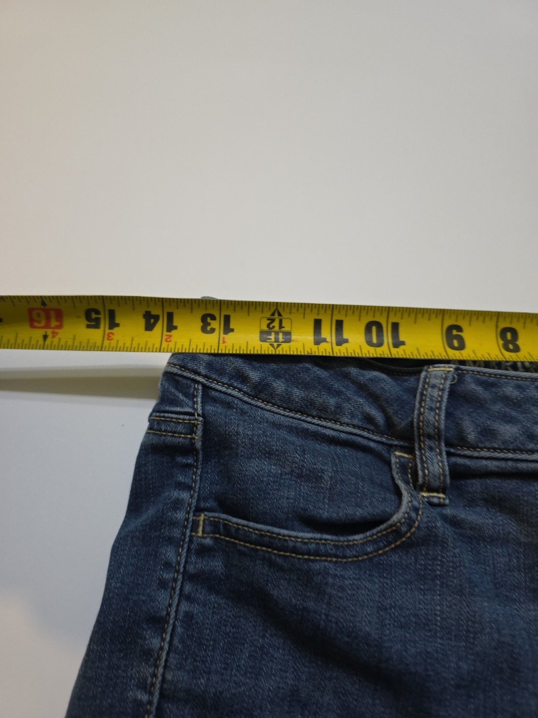 American Eagle Jeans Women’s 6 Short RN54485 CA 03873 Stretch (C11)