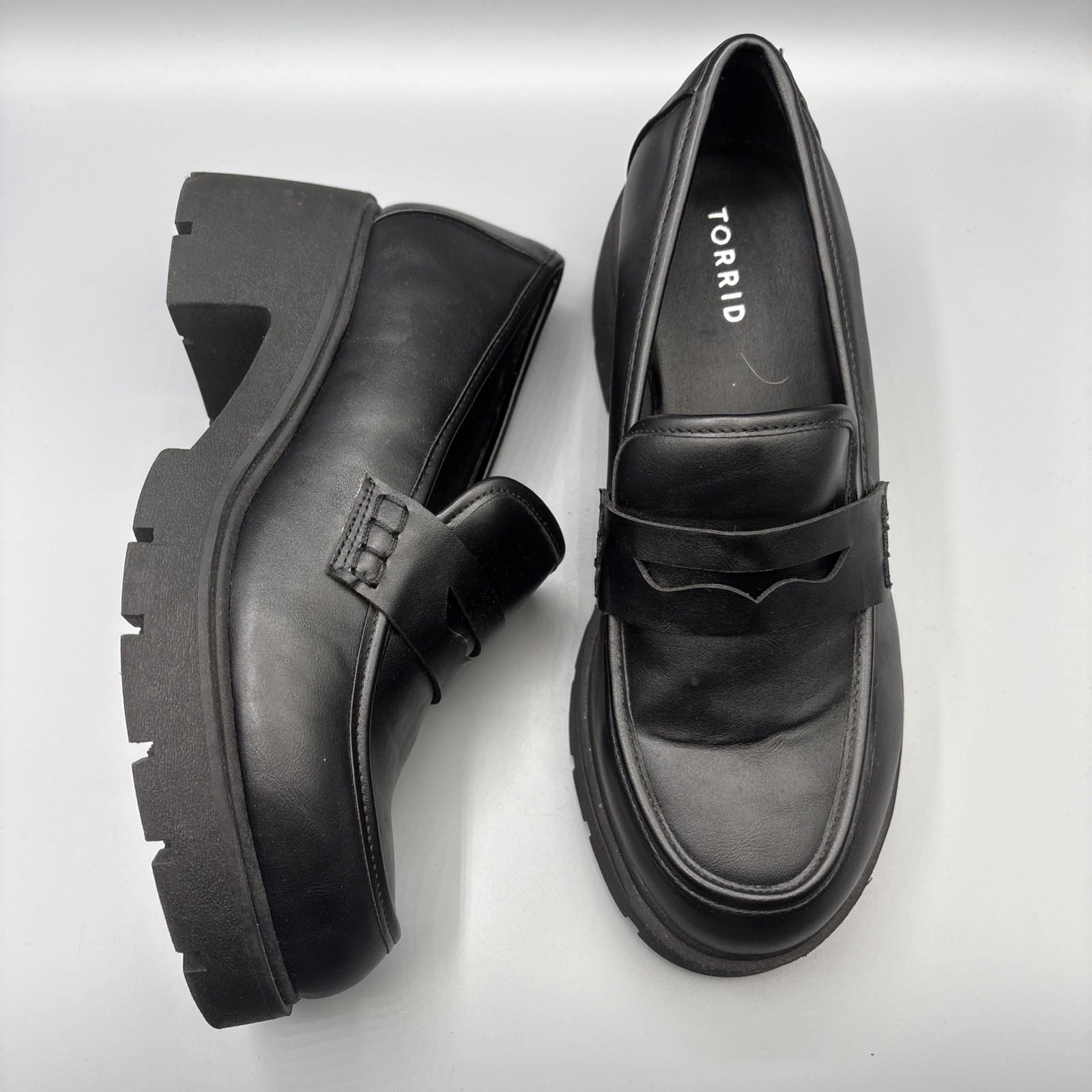 Torrid Chunky Lug Sole Penny Loafers Size 10 WW Wide Black Faux Leather Academia