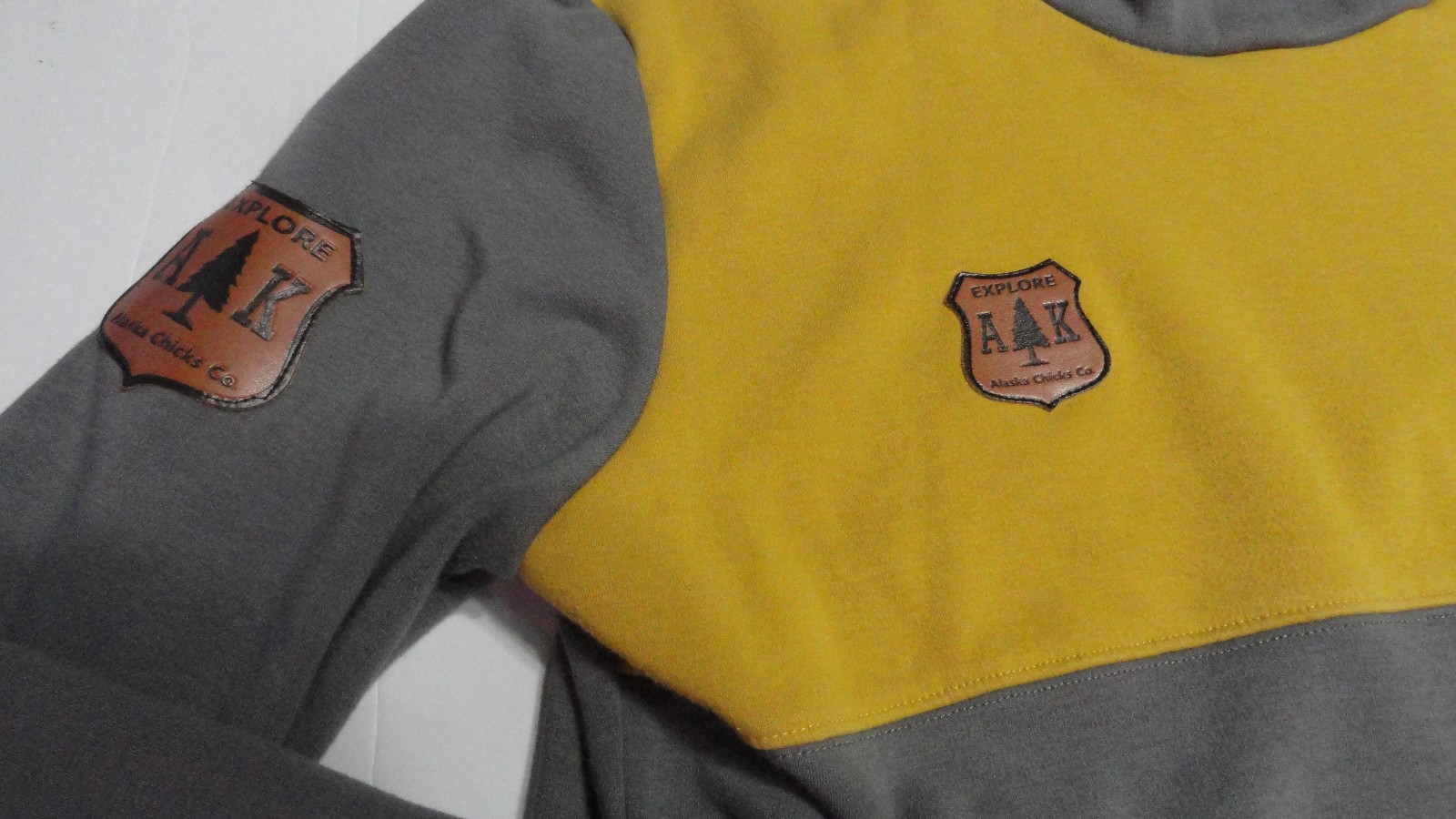 Alaska Chicks Hoodie Sz XL Gray/Mustard Button/Zipper Left Shoulder Enjoy Life