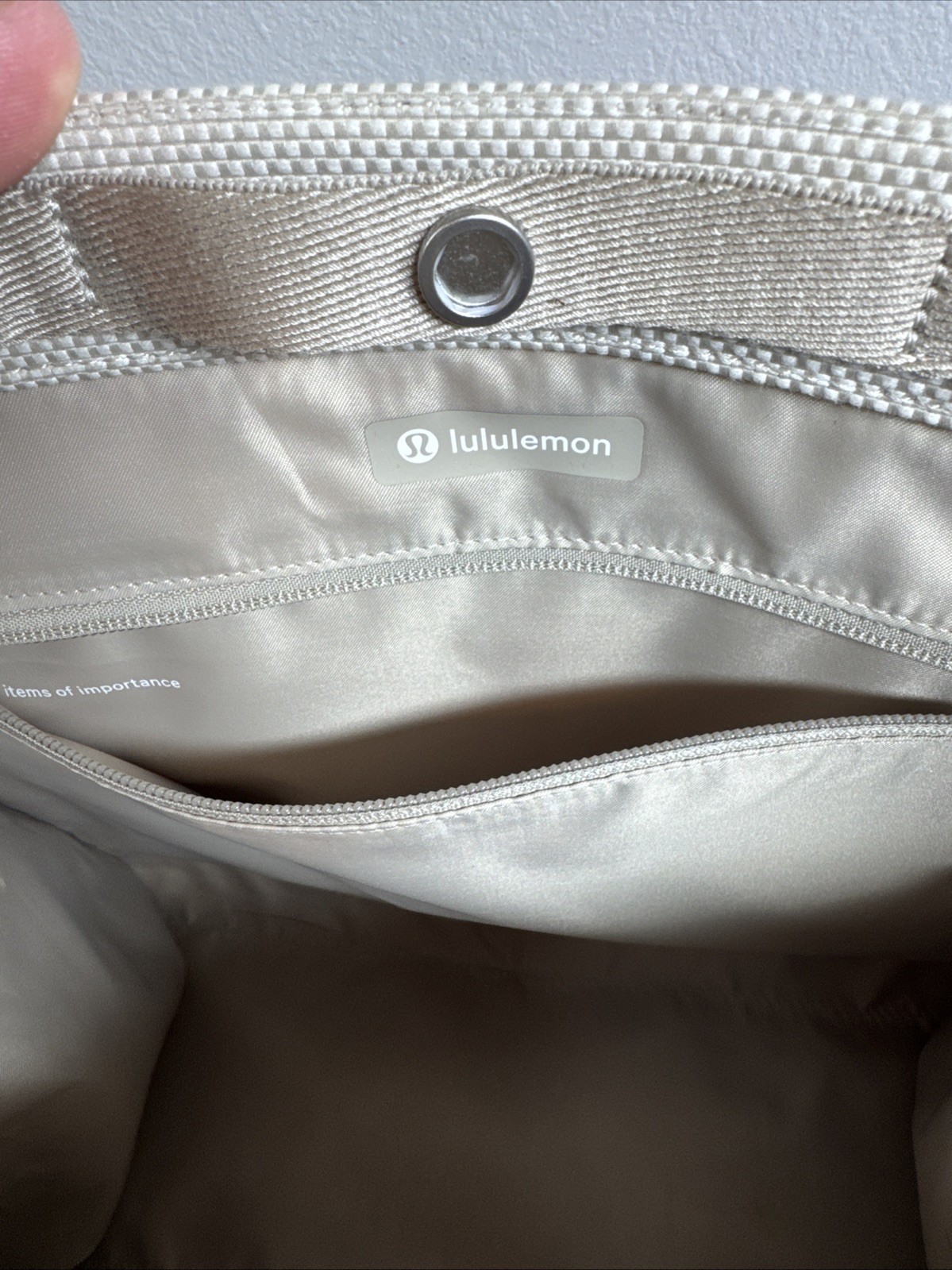 Lululemon Two-Tone Canvas Tote Bag Beige OS – Good Condition – Free Shipping!