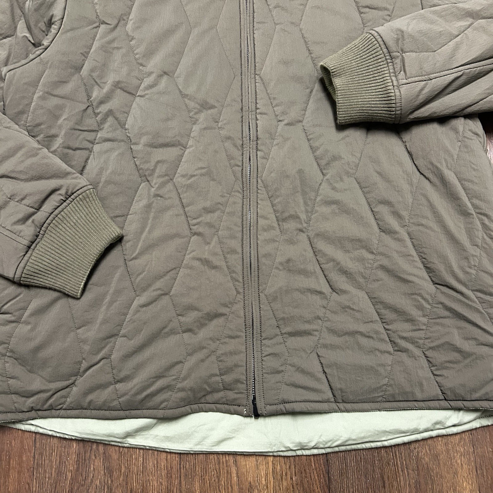 Pilgrim Surf Supply Men’s L Reversible Quilted Bomber Jacket Full Zip Green