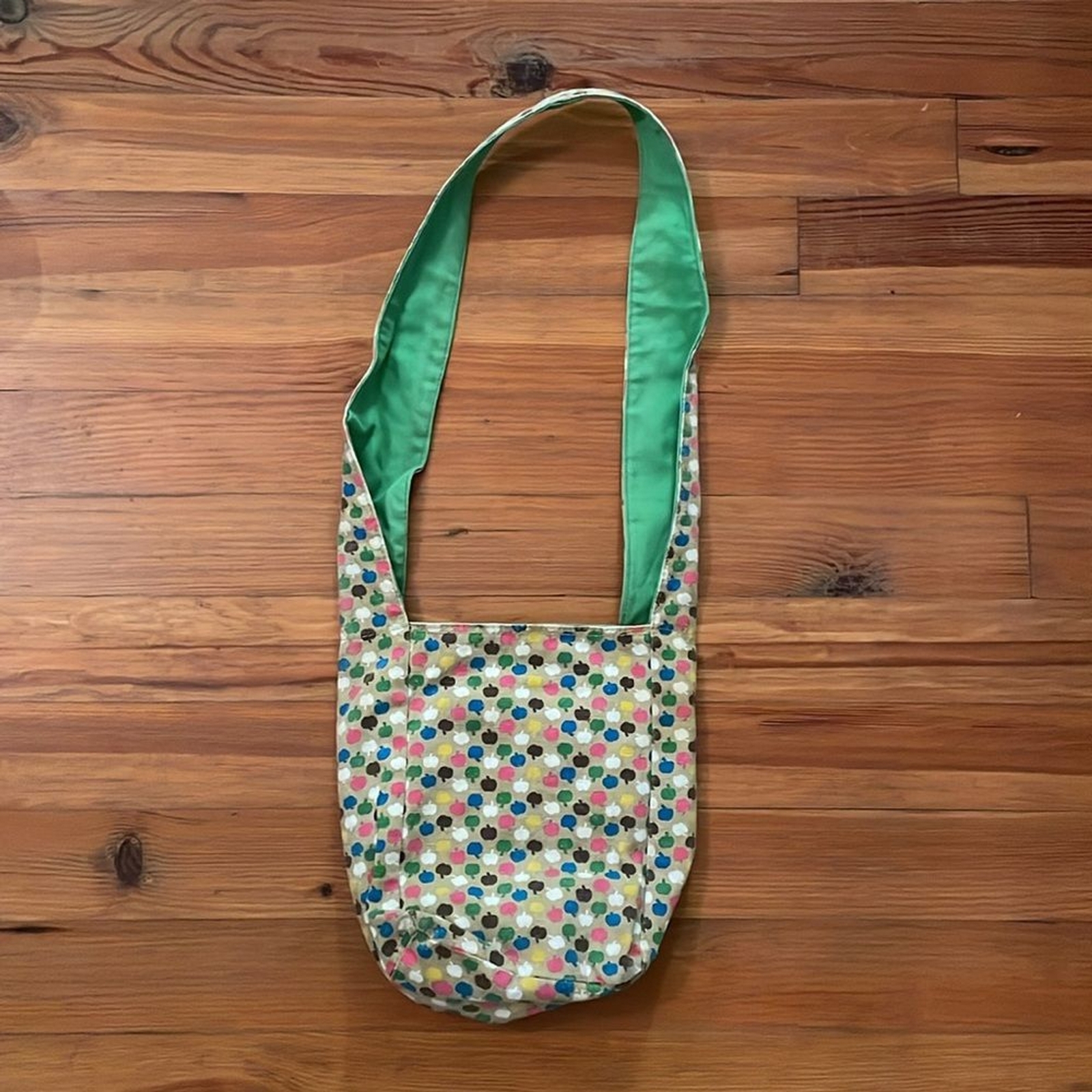 Kavu Canvas Tan Apple Print Shoulder Bag Tote 7x10x3 in