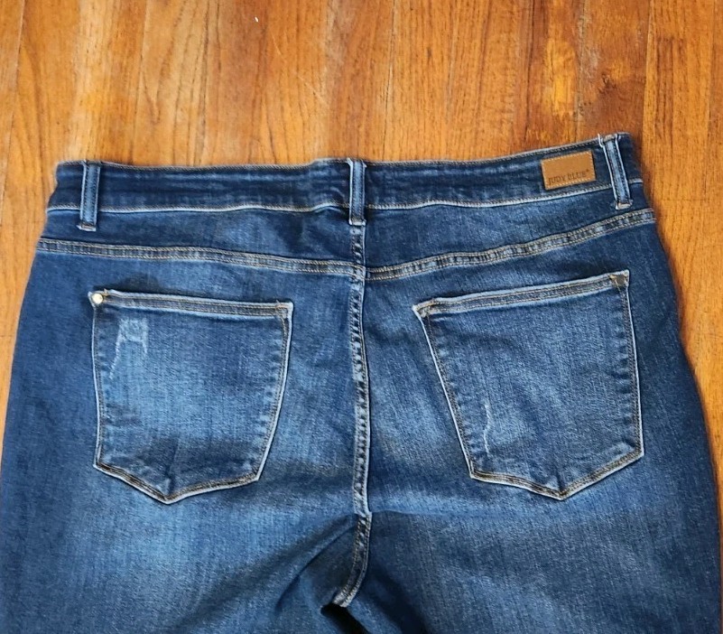 Judy Blue Jeans Slim Fit Womens 22W Stretch Denim Lite Distress 44X29 Free Ship