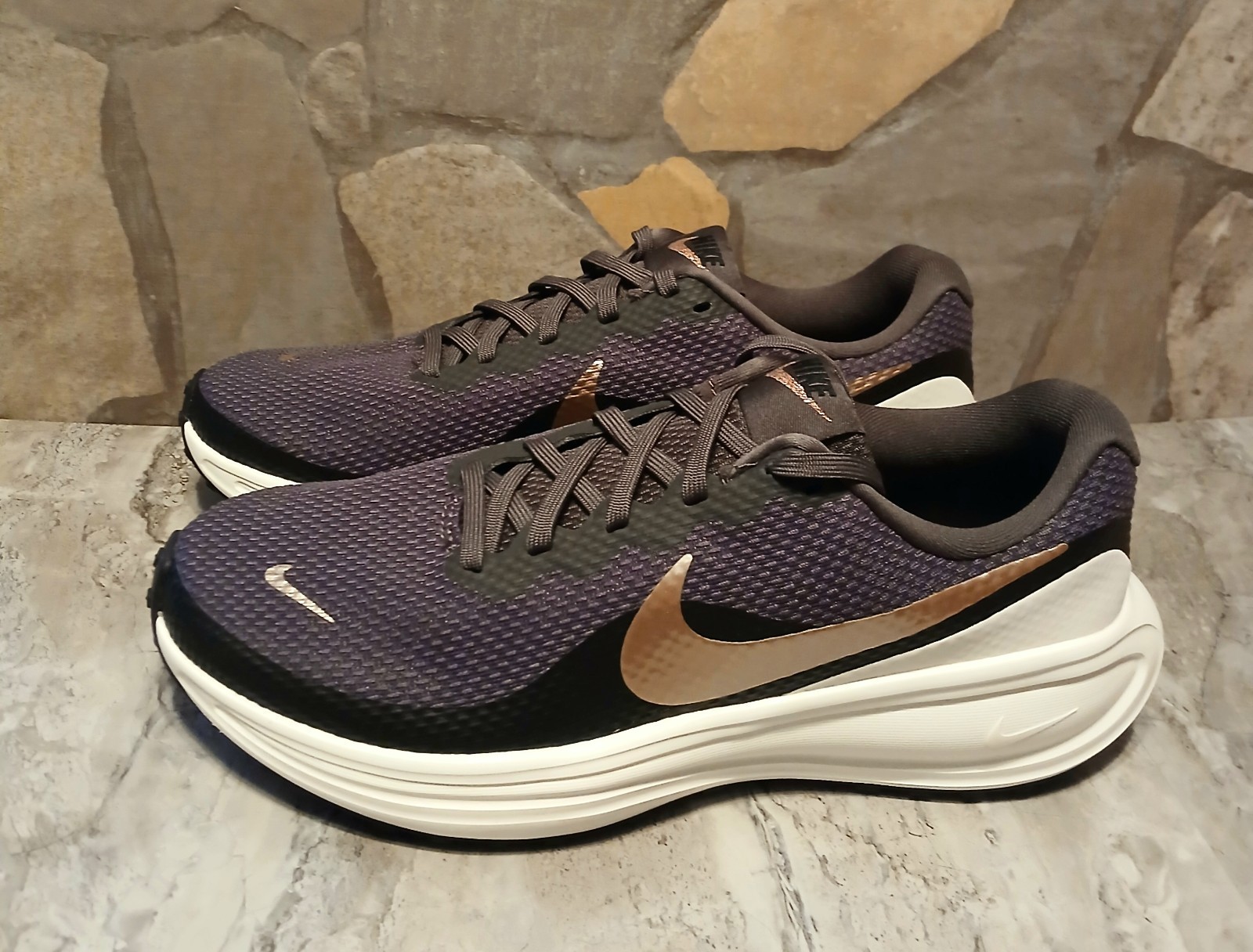 Nike Revolution 8 Womens SIZE 8.5 NEW Shoes Running Ash Metallic HJ8485-200