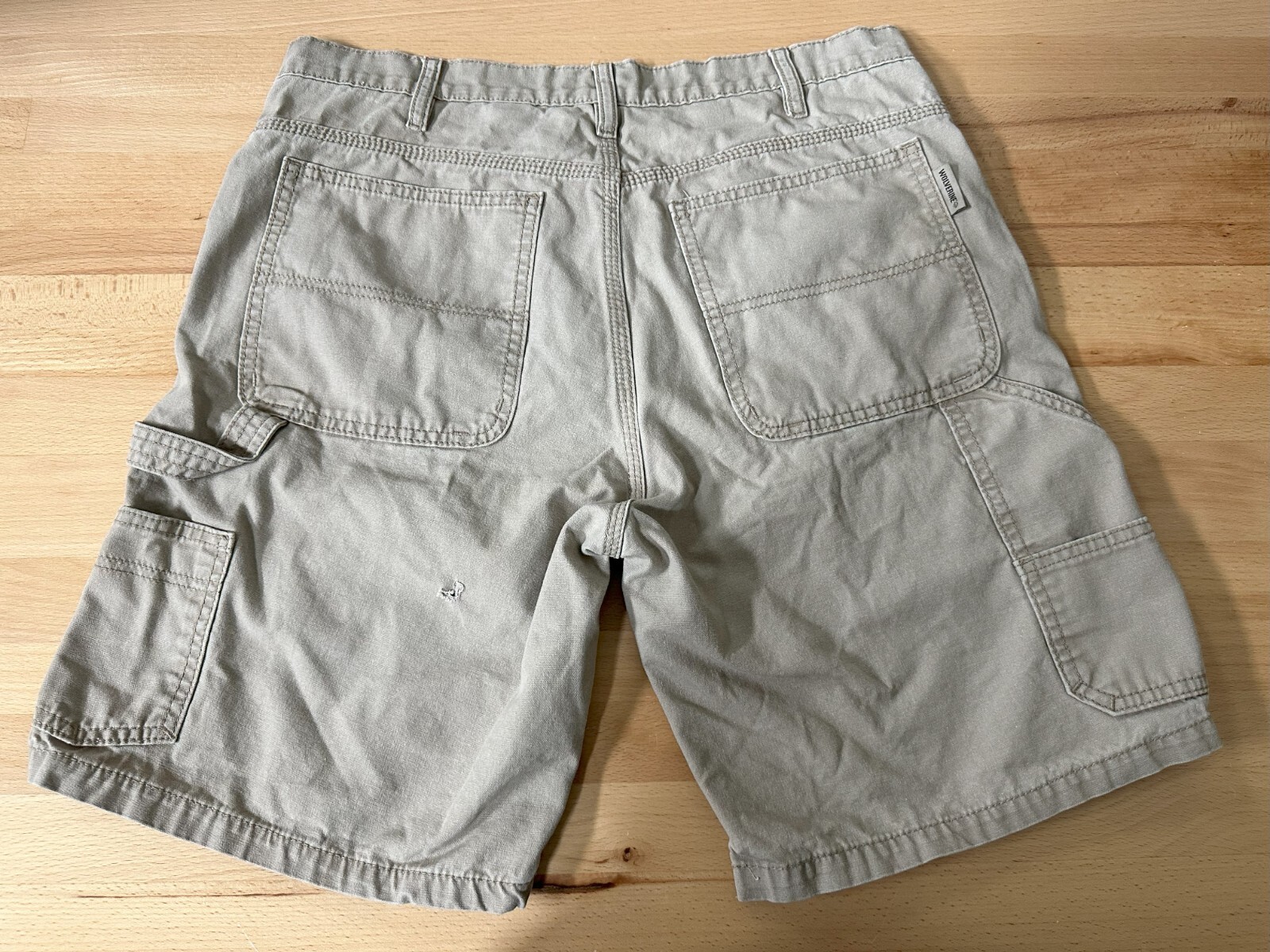 Wolverine Men’s Hammer Loop Cargo Work Shorts Size 32 – Workwear Minor flaws