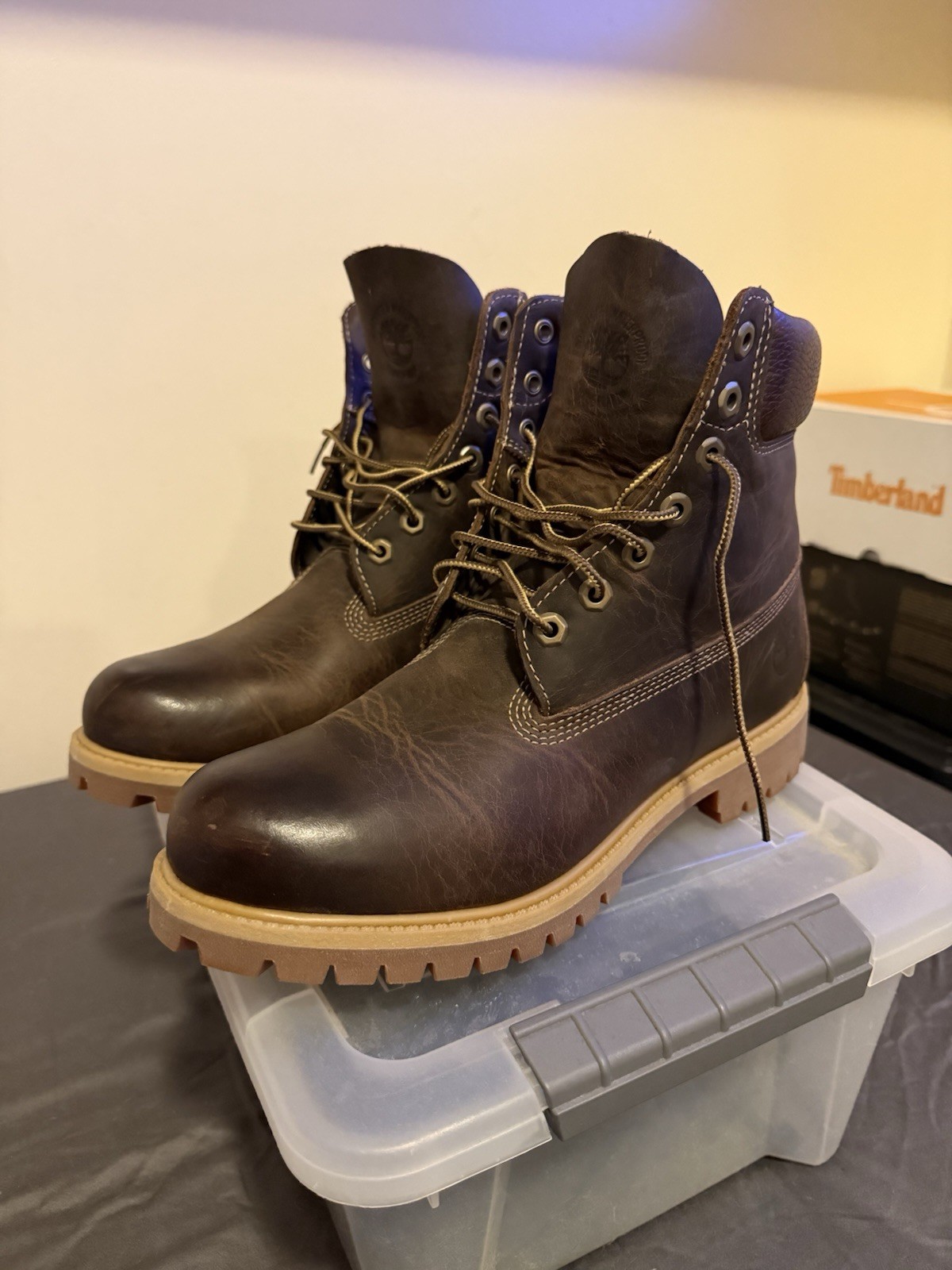 Timberland 6″ Premium Brown Leather BOOTS Men’s Size 9m