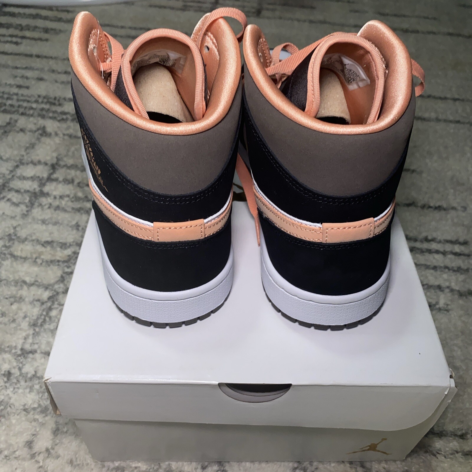 Air Jordan 1 SE Mid Peach Mocha W
