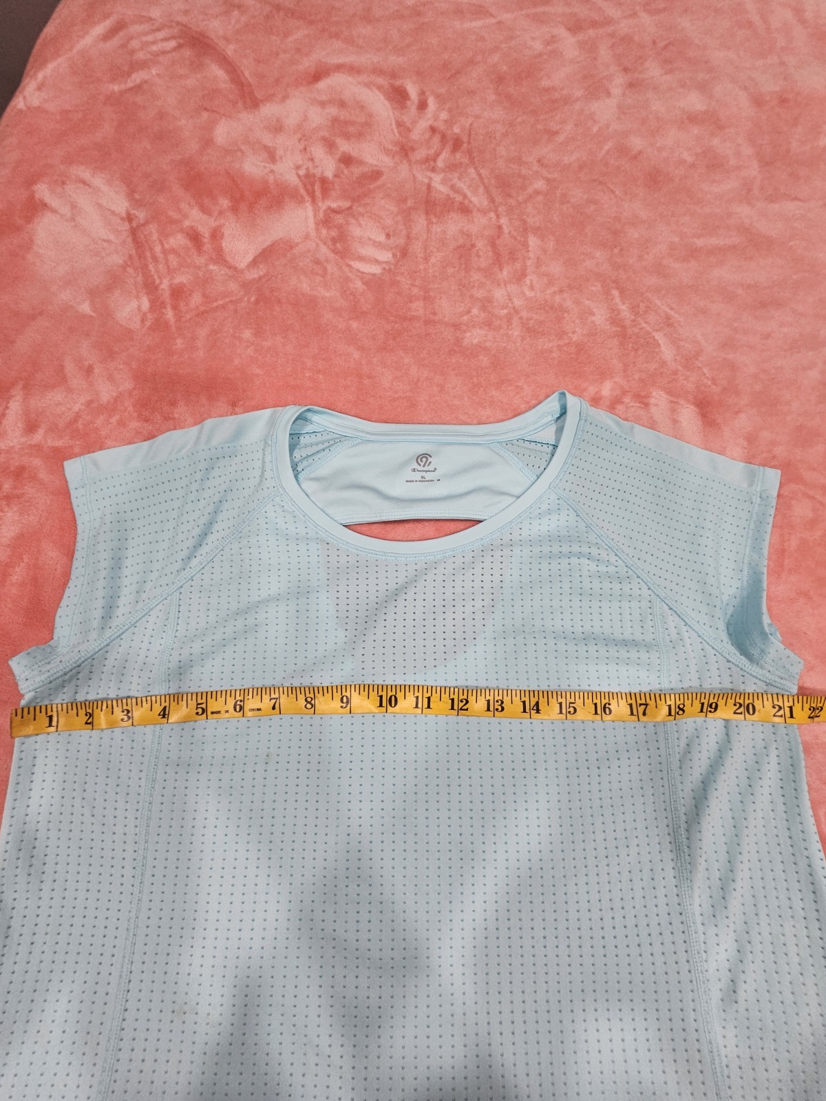 Champion Women’s Light Blue Mesh Short Sleeve T-Shirt XL Breathable Athletic