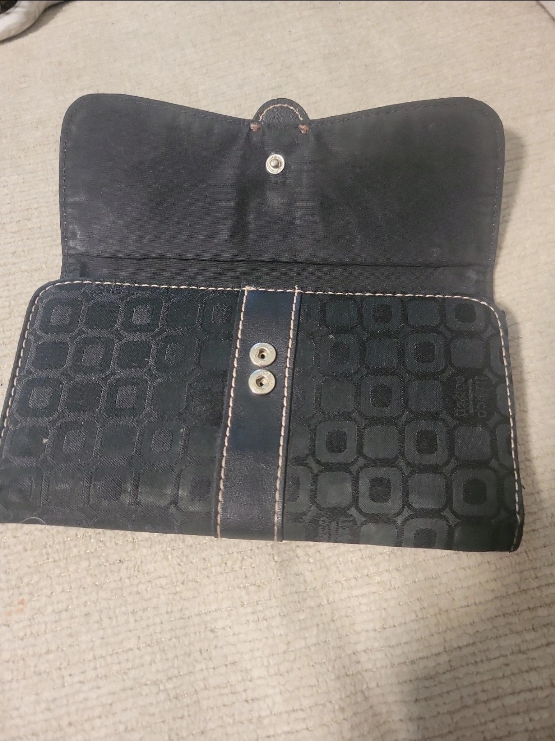 Women’s Black Geometric Clutch Wallet Snap Closure & Zipper Coin Pocket