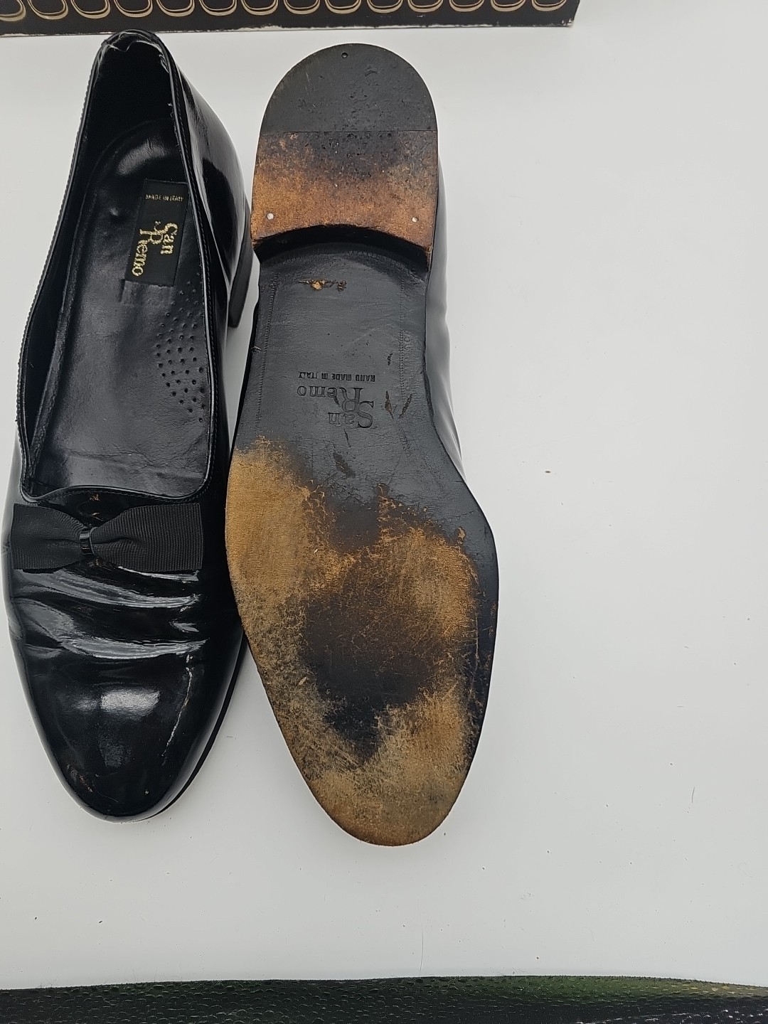 Pre-owned excellent. Made in Italy. Formal bow. 11