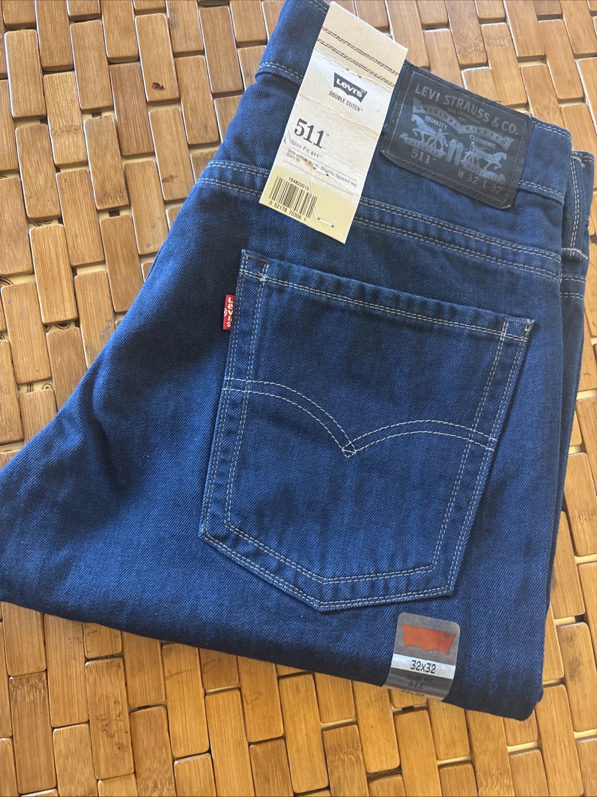 LEVI’S 511 MEN’S JEANS SIZE 32W 32L SLIM FIT DARK BLUE SUPER SOFT FABRIC. NEW