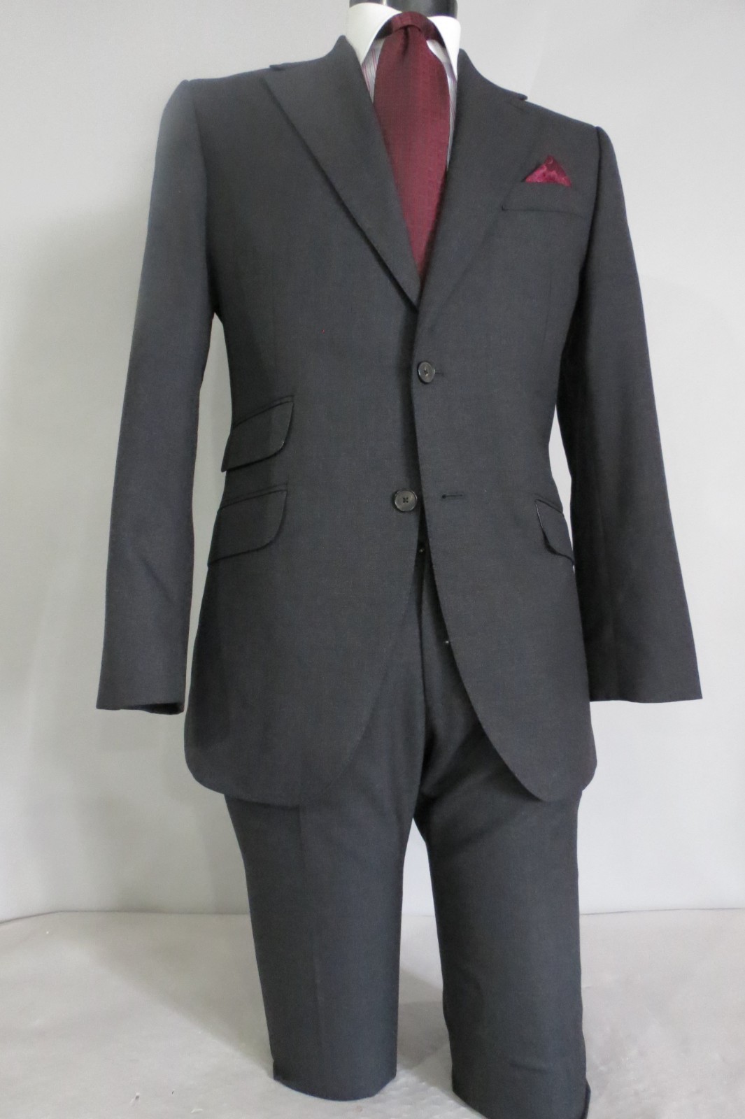 Charles Tyrwhitt Yorkshire Worsted woven in England Halfcanvas slimfit suit 42 R