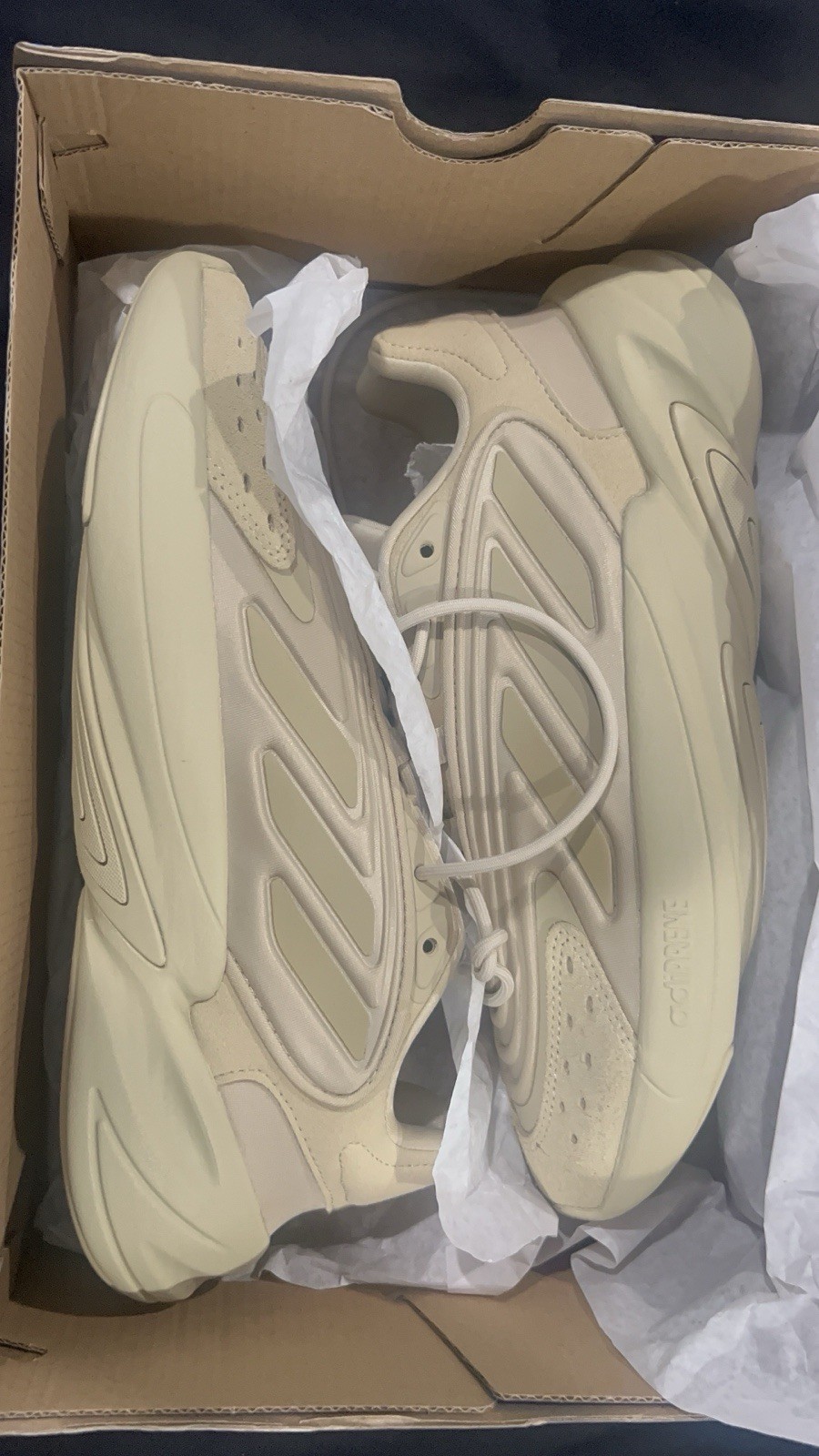 Size 8 – adidas Ozelia Savanna