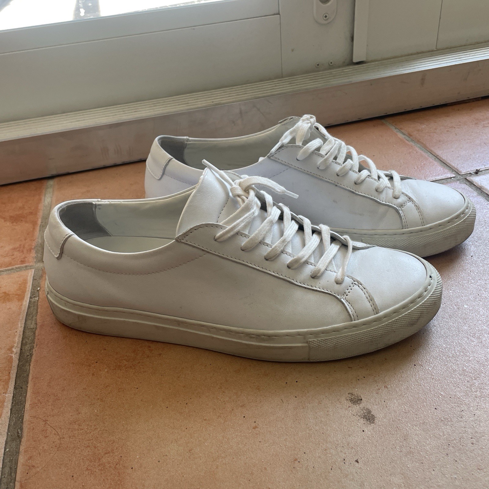 GUSTIN White Low Top Sneakers Italian Full Grain Leather SIZE US 9 (EU 42)