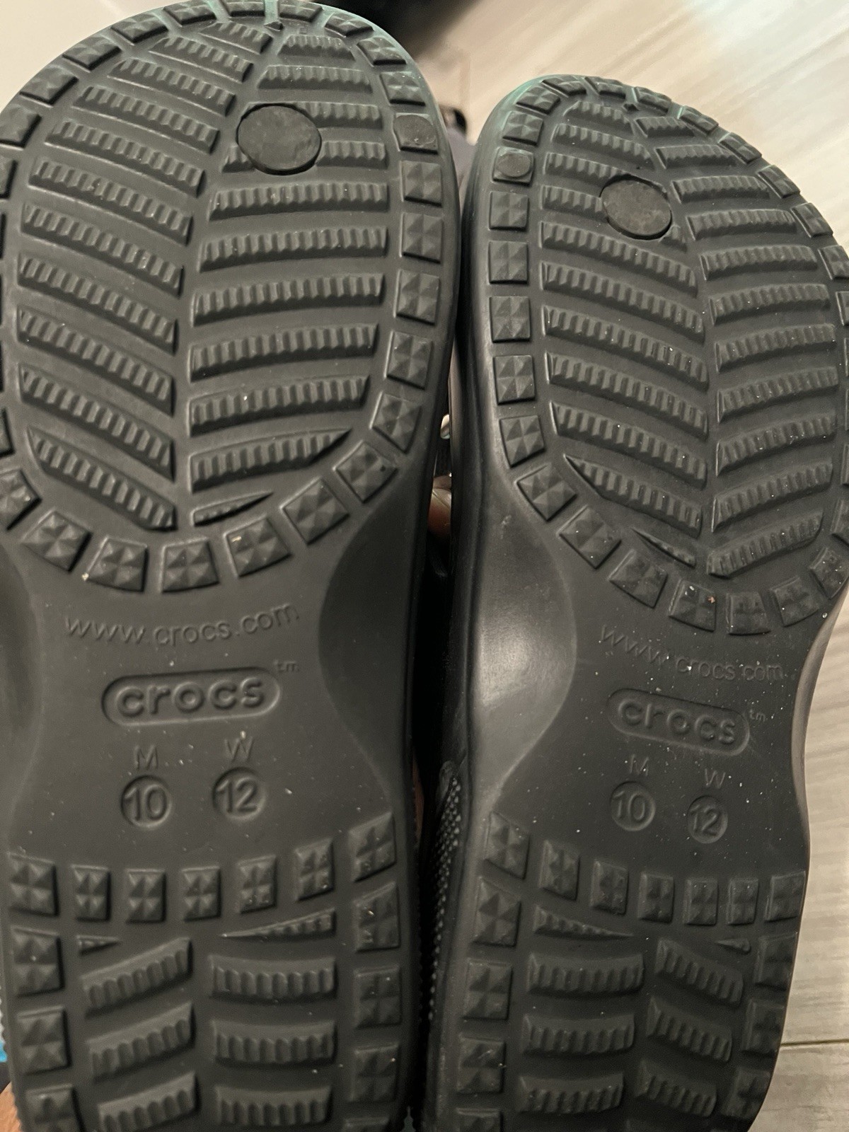 CROCS Baya Thong Flip Flop Sandal Size Women 12 Men 10 Black