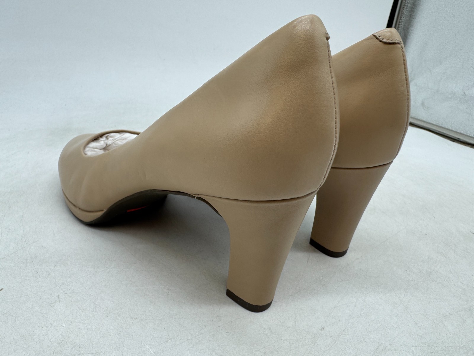 Rockport Total Motion Leah Pumps Women’s Tan Leather Slip-On Comfort – 7.5