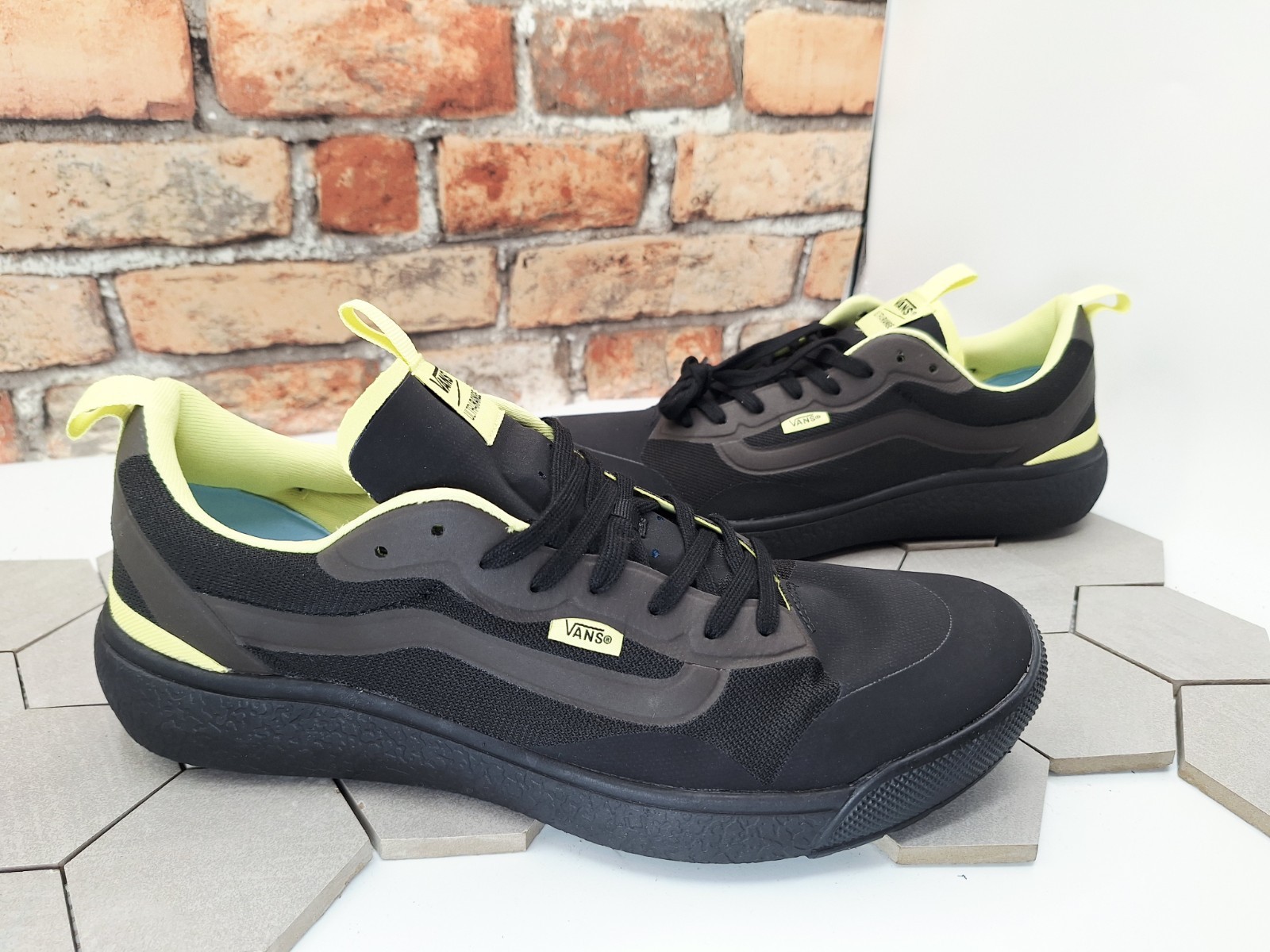 Men’s Sz 12 VANS MTE ULTRARANGE EXO Black Brown Yellow Neon Green FALL COLOR