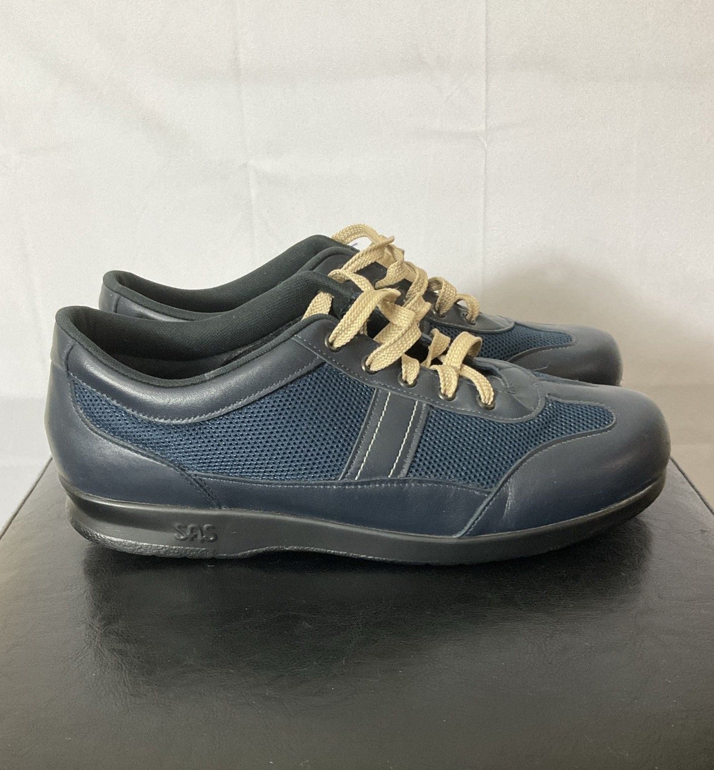 SAS Mesh and Leather Walking Sneakers Women’s Size 11M Navy