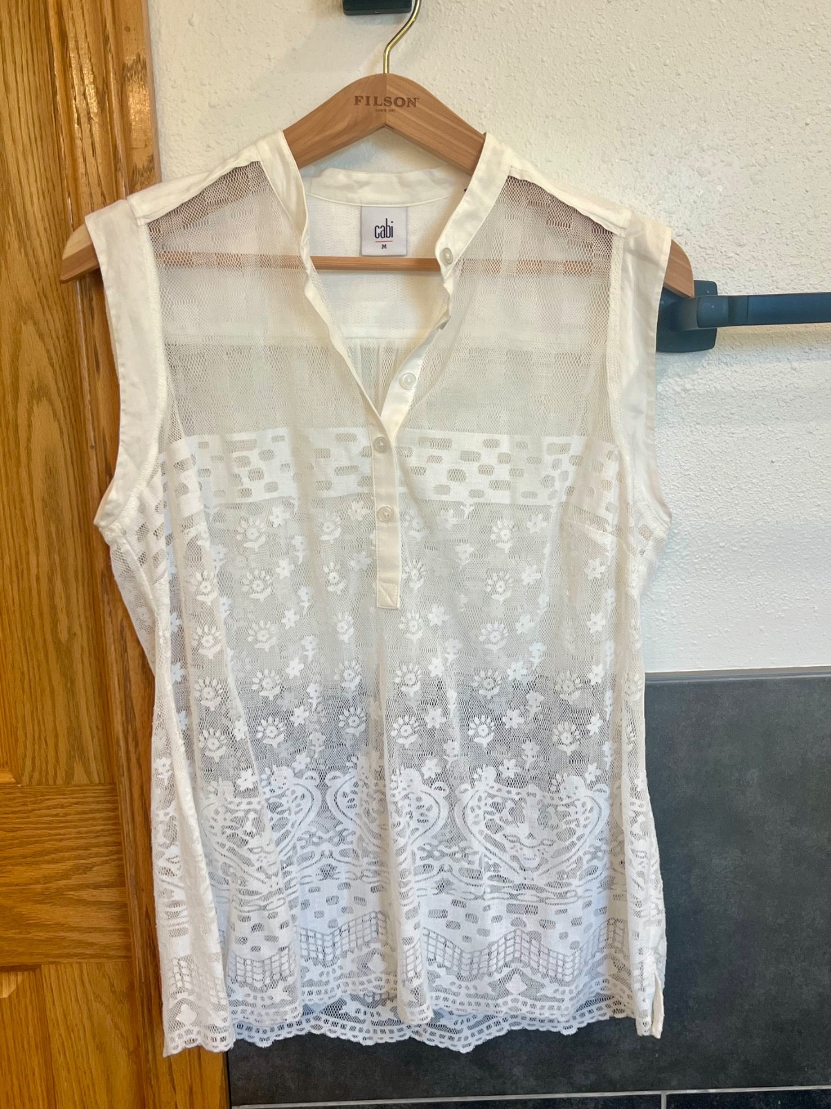 CAbi #5201 Prudence White Lace Mesh Sleeveless Tank Top Blouse Size Medium