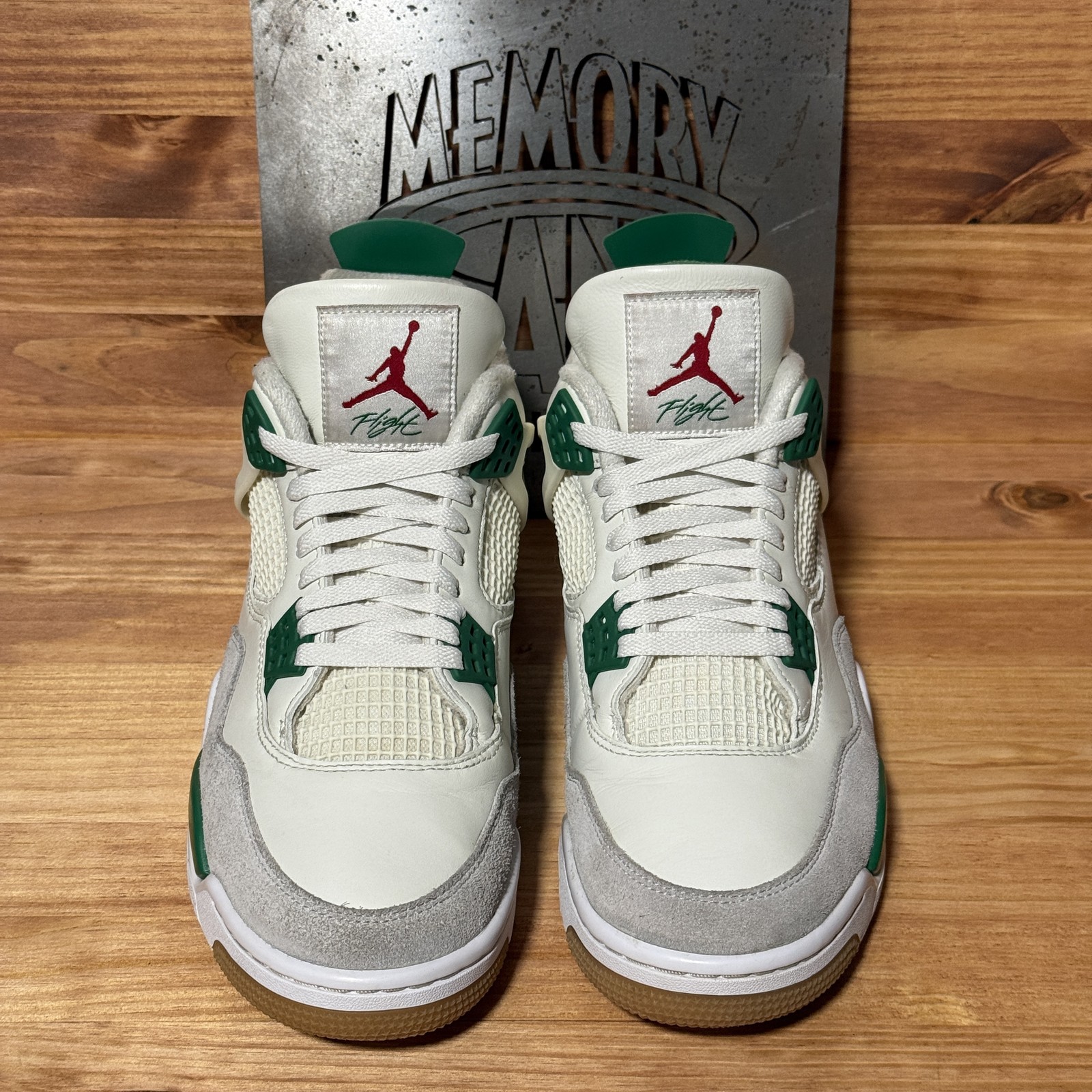Size 11M/12.5W – Jordan 4 Retro SB Pine Green DR5415-103 Pre-Owned
