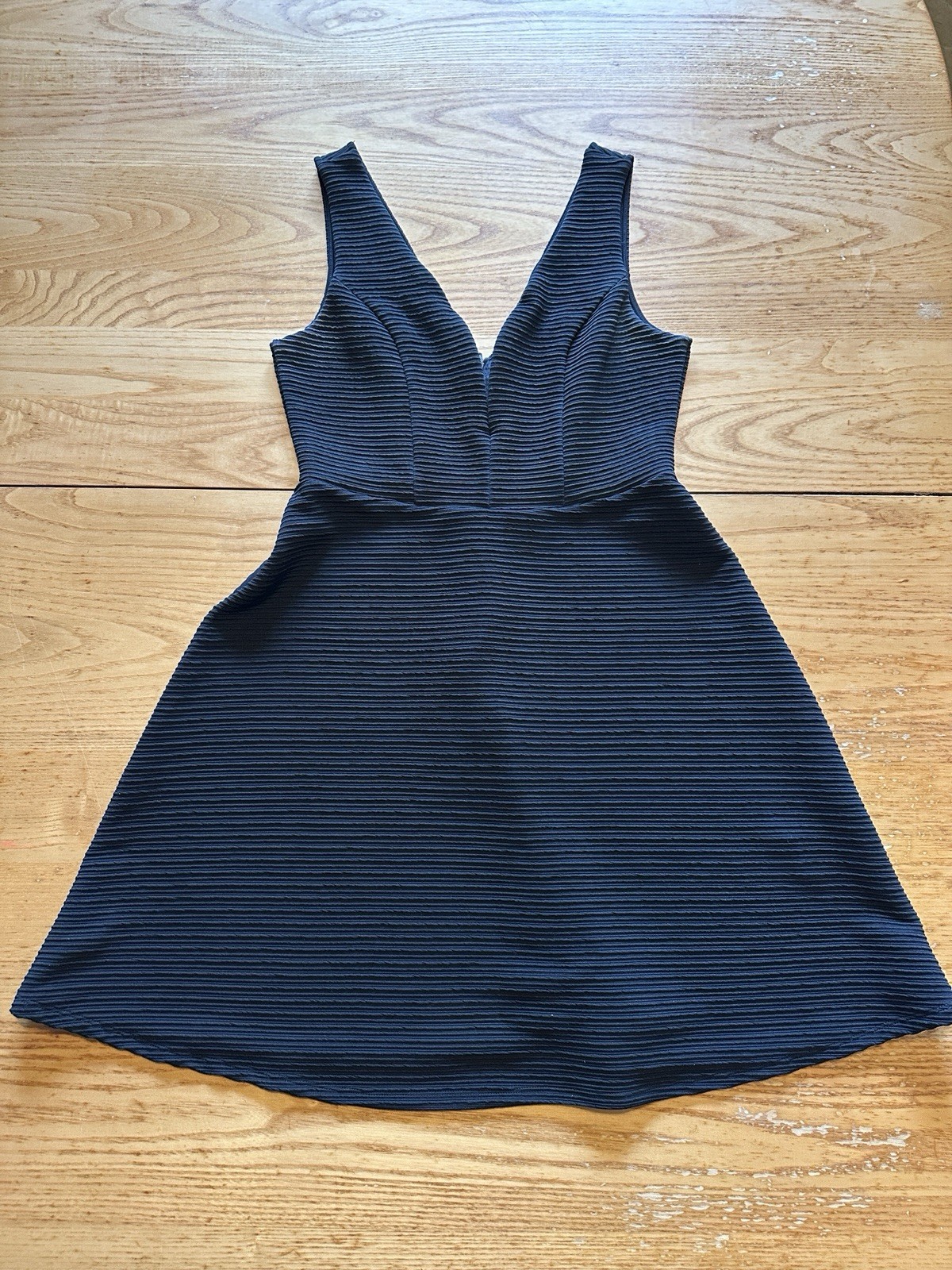 Bongo Sleeveless Skater Dress Medium M Navy Blue Ribbed Textured Deep V-Neck