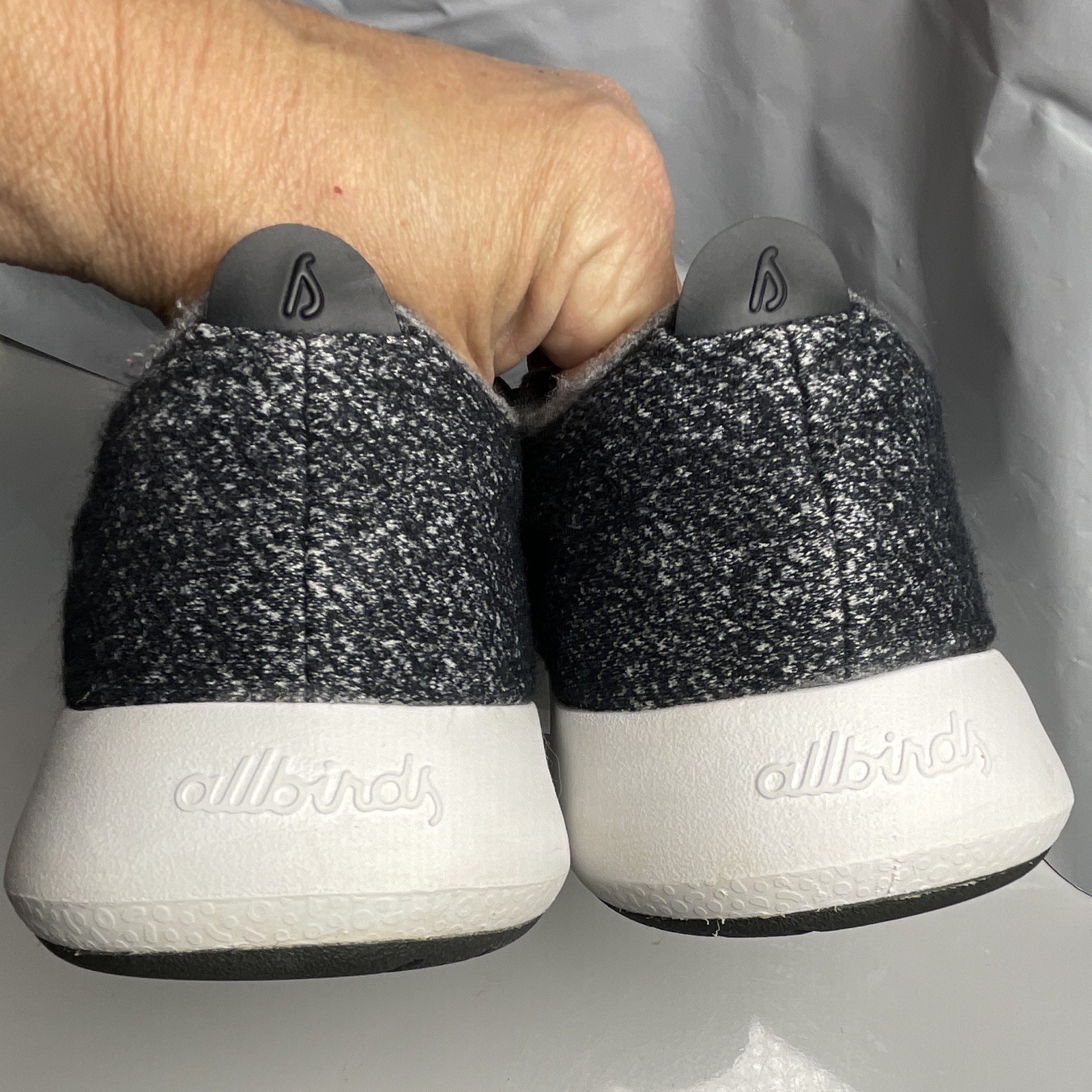 Allbirds Men’s Wool Runner Lace-Up Low Top Sneakers Gray WRM1W9
