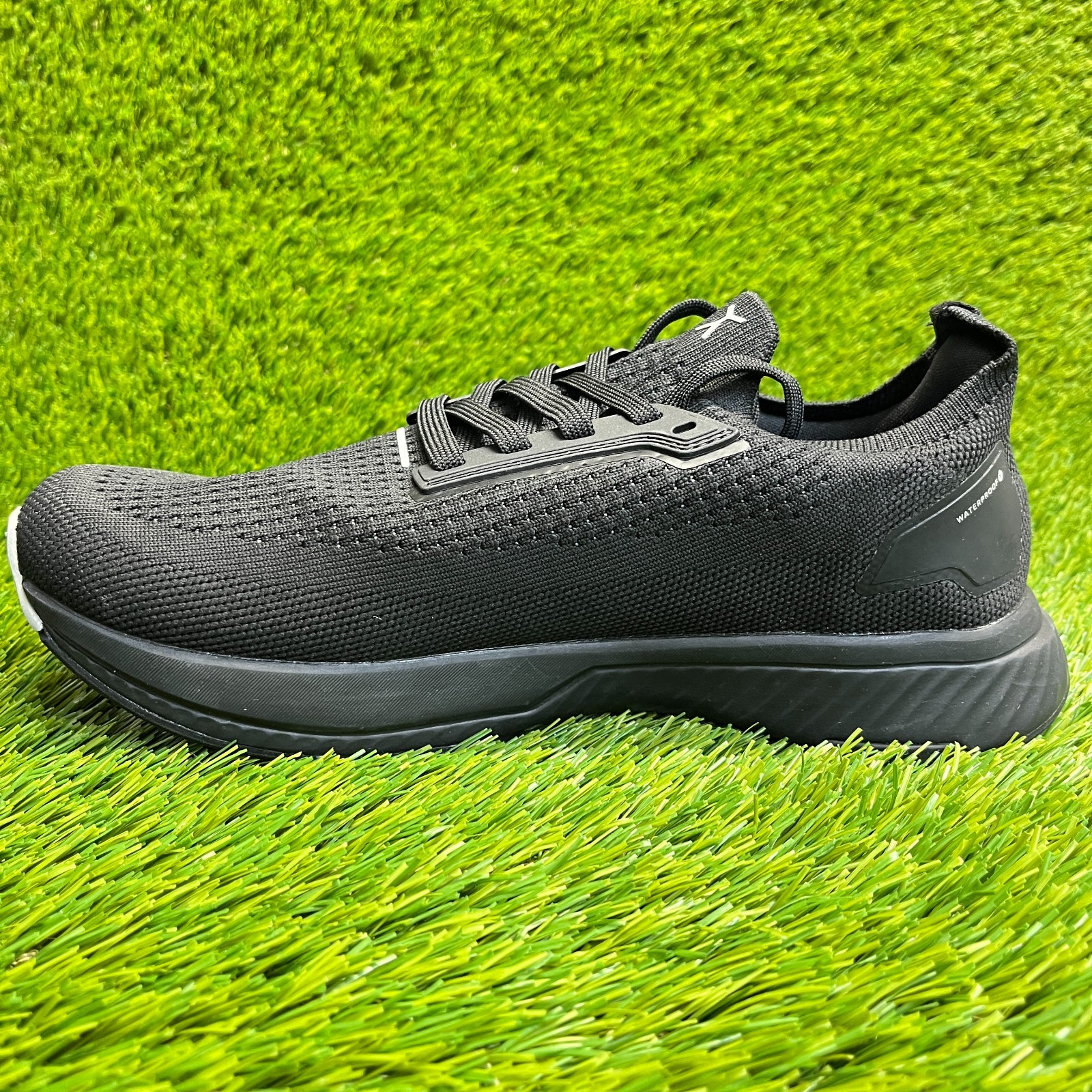 Flux Footwear Adapt Waterproof Runner Stealth Black Womens Size 8 Athletic Shoes