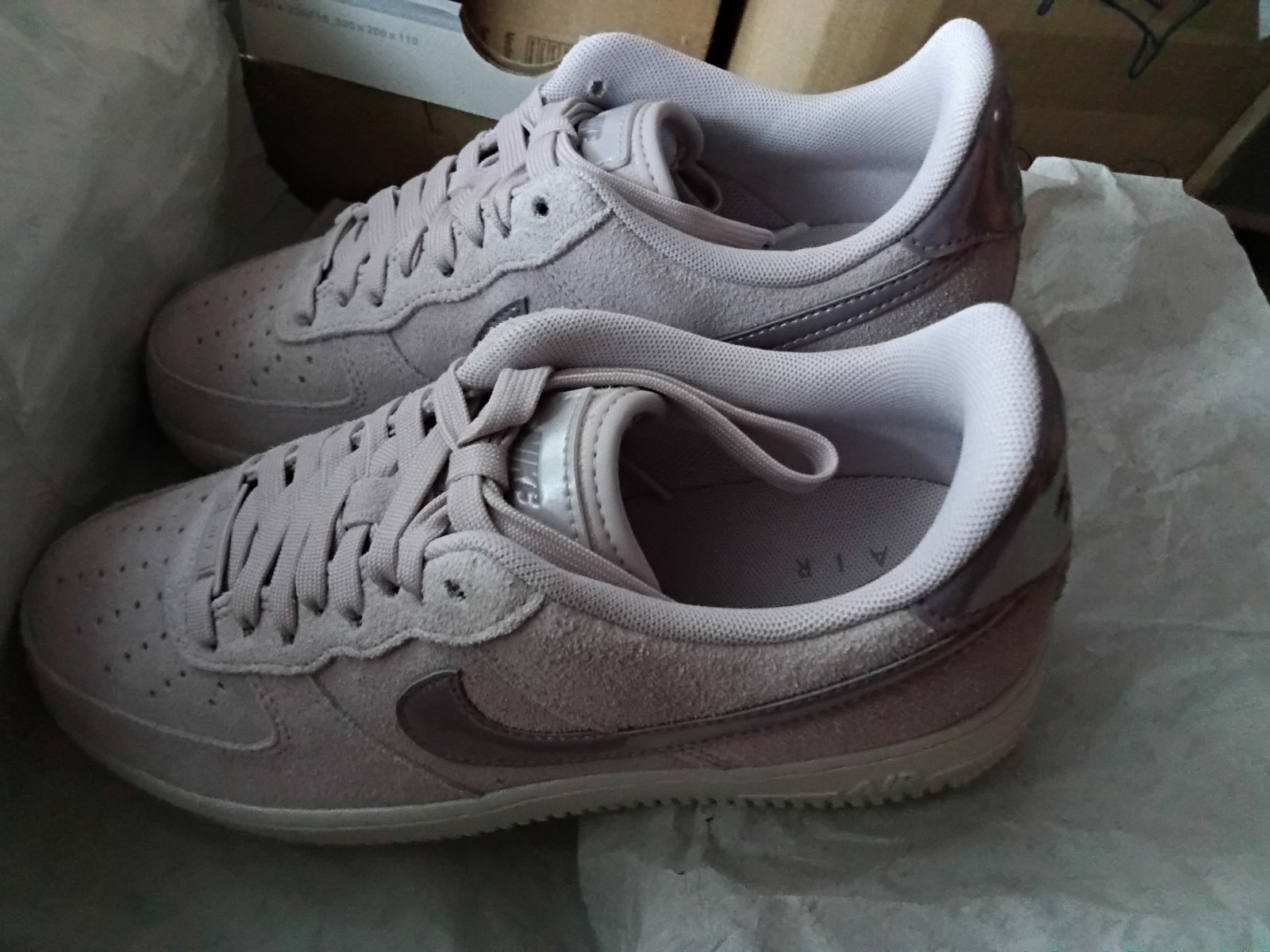 Nike Wmns Air Force 1 ’07 SE Size 9 US
