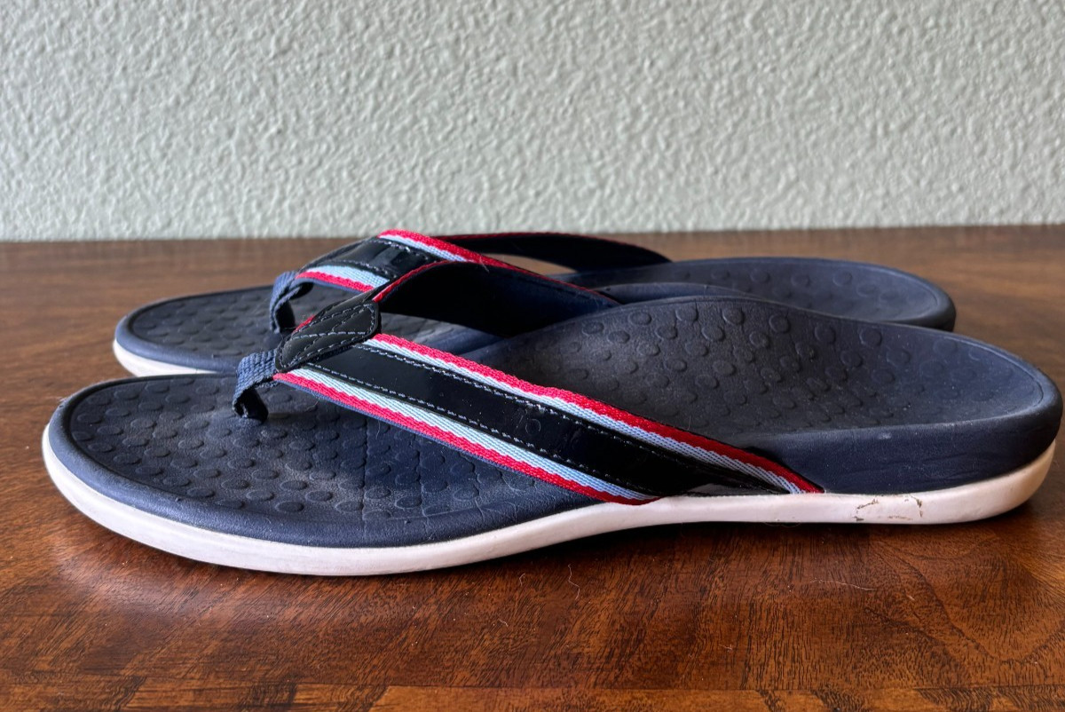 Womens Vionic Tide Sport Flip Flop Sandal Size 9 – Navy with Red Stripe