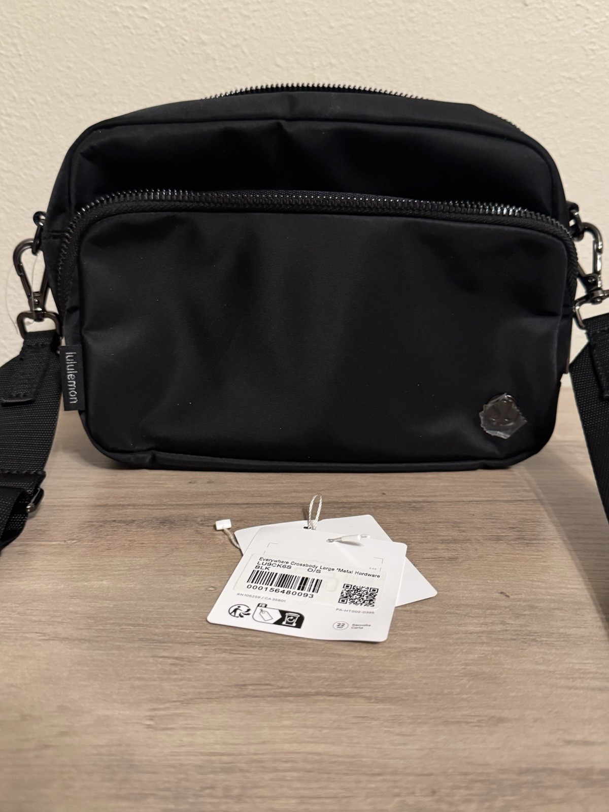 NWOT Black Lululemon 3L large everywhere crossbody metal hardware