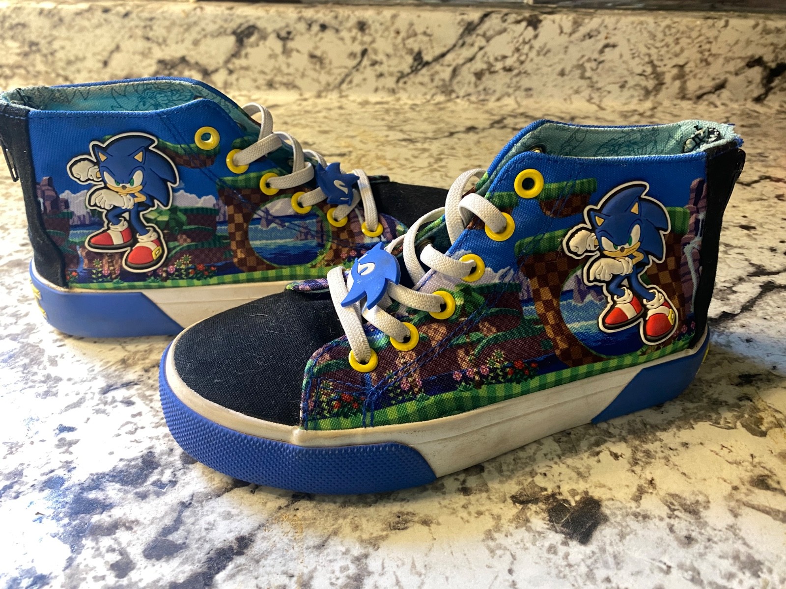 sonic the hedgehog size 1 shoes